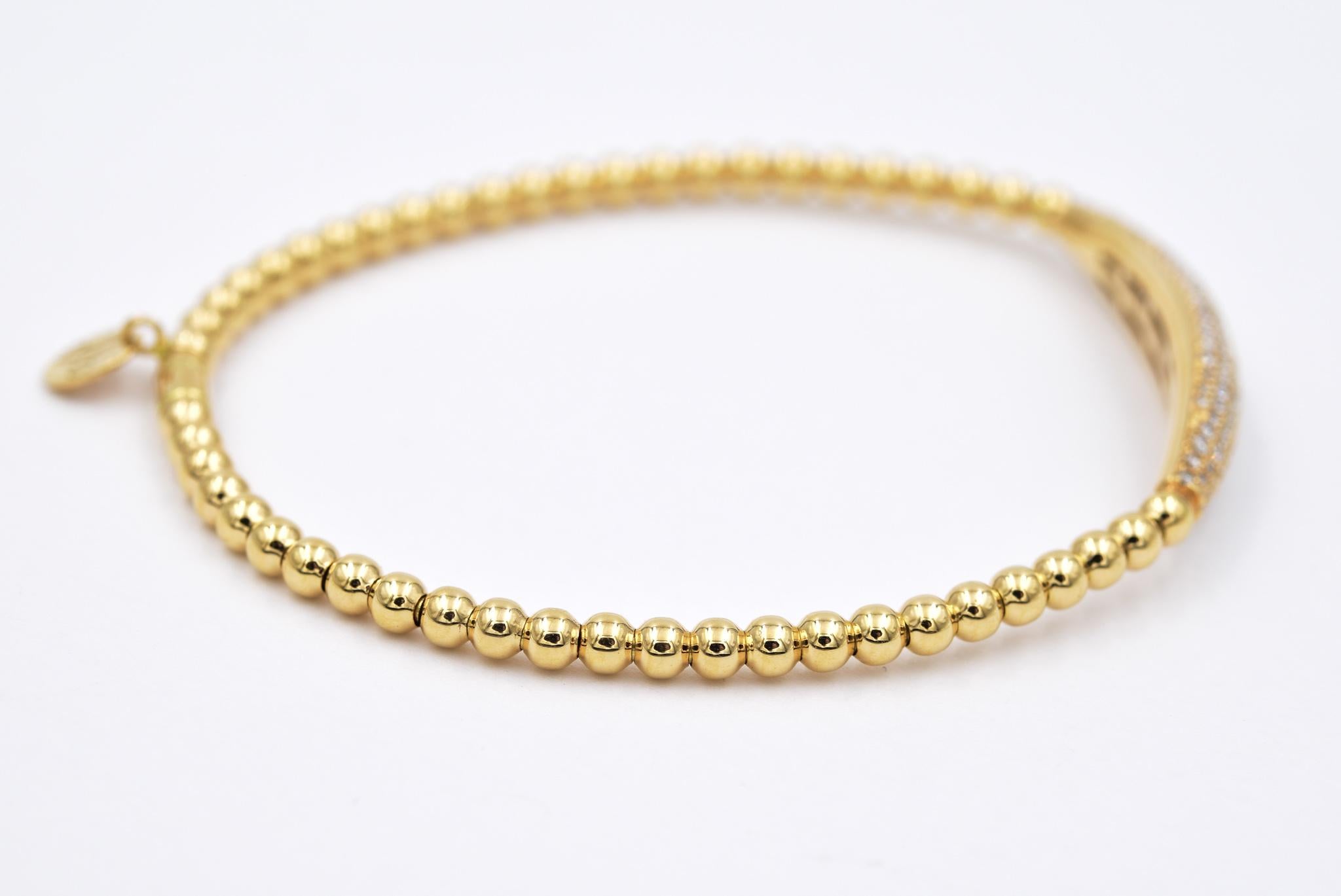 Round Cut Hulchi Belluni Diamond Pavé Dome Stretch Bracelet in 18K Yellow Gold- 22380-YW