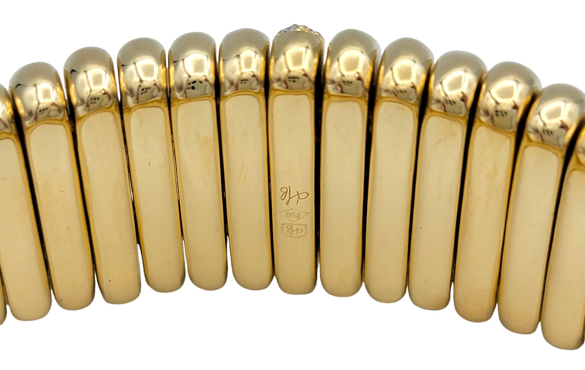 Hulchi Belluni Bracelet manchette tresore extensible graduée en or 18 carats et diamants Pour femmes en vente
