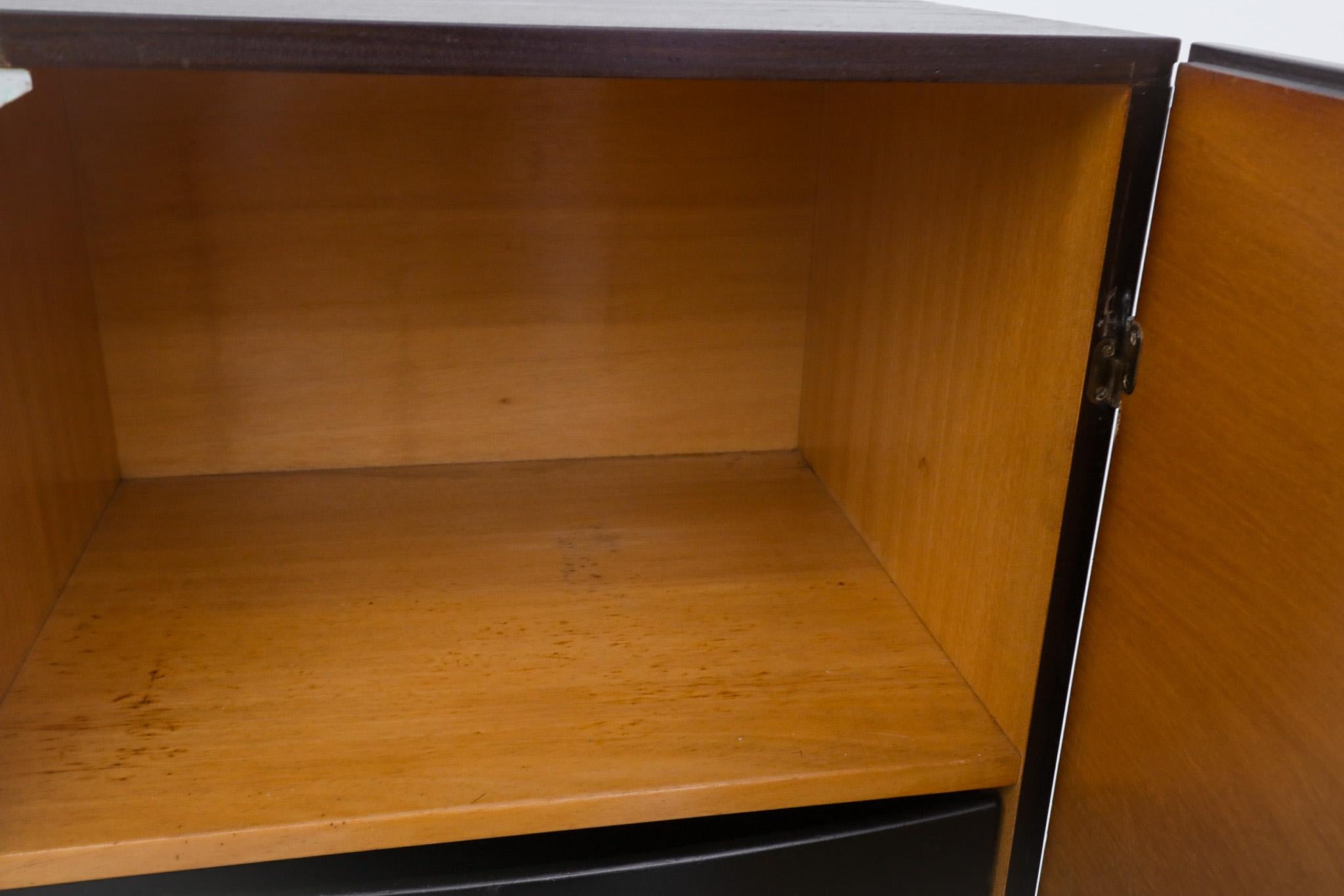 Hulmefa Credenza bar in teak del metà del secolo scorso con specchio interno, scaffali e cassetti 5