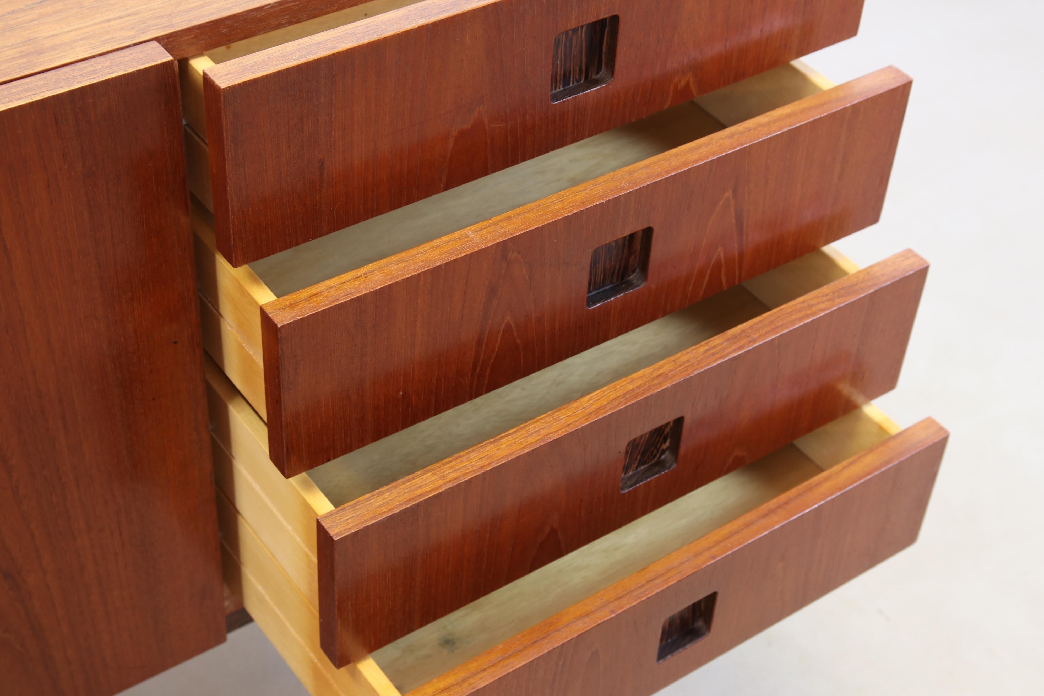 Dutch Hulmefa sideboard in Teak and Wenge from the Propos Series