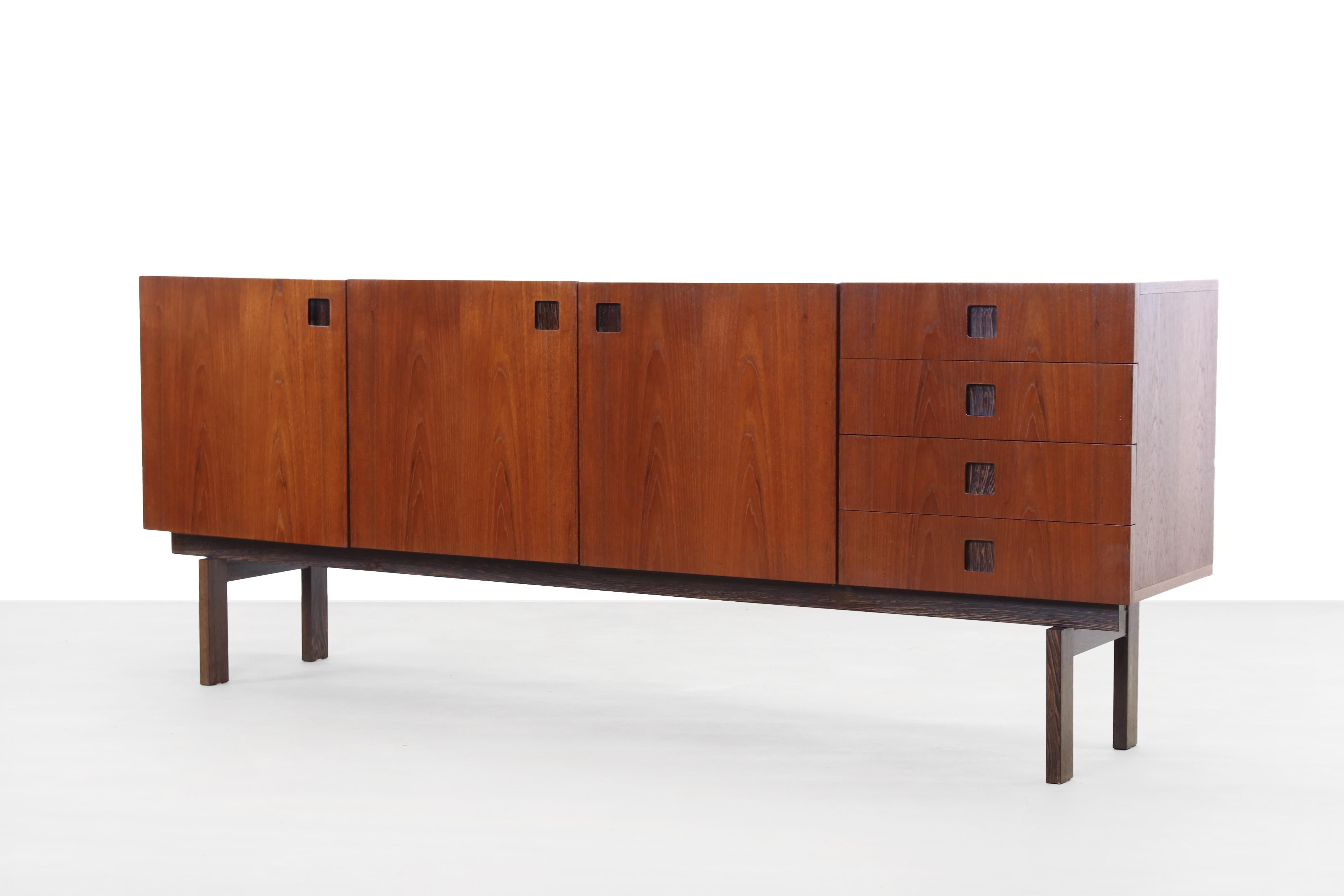 Mid-20th Century Hulmefa sideboard in Teak and Wenge from the Propos Series
