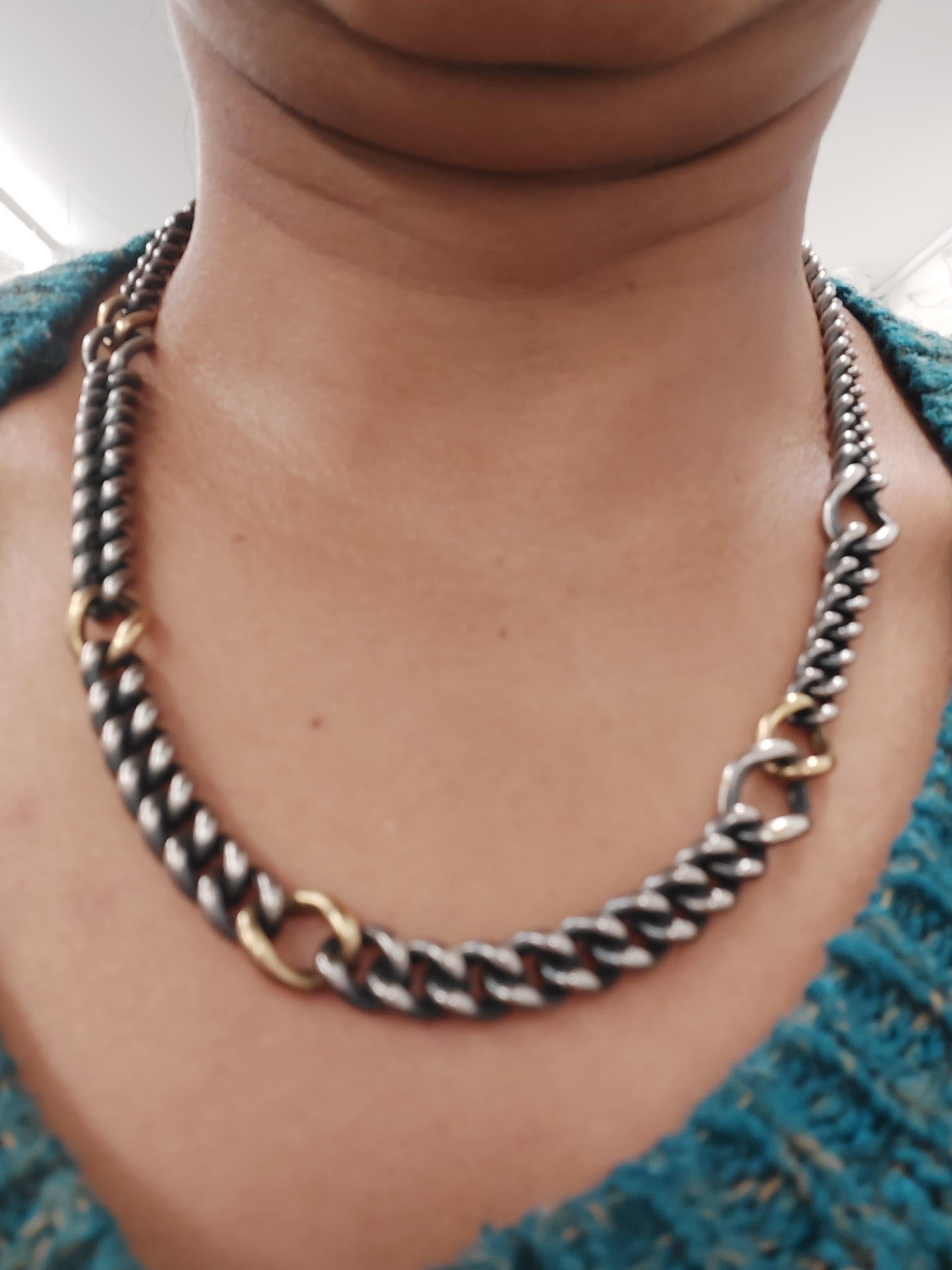 Hum 18ct Yellow Gold & Silver Curb Chain Necklace With Twist-Lock Closure In Excellent Condition For Sale In London, GB