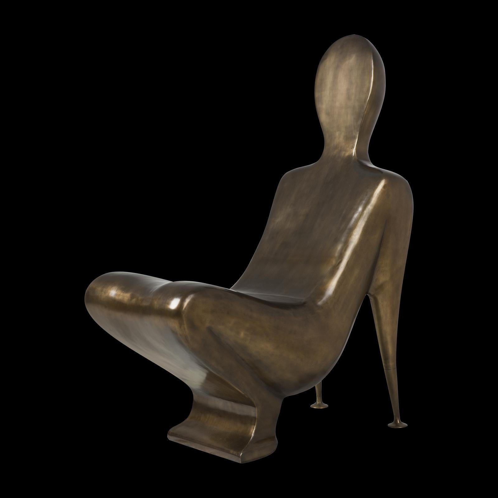 Chair human in solid brass in antique
finish. Hand beaten solid brass.