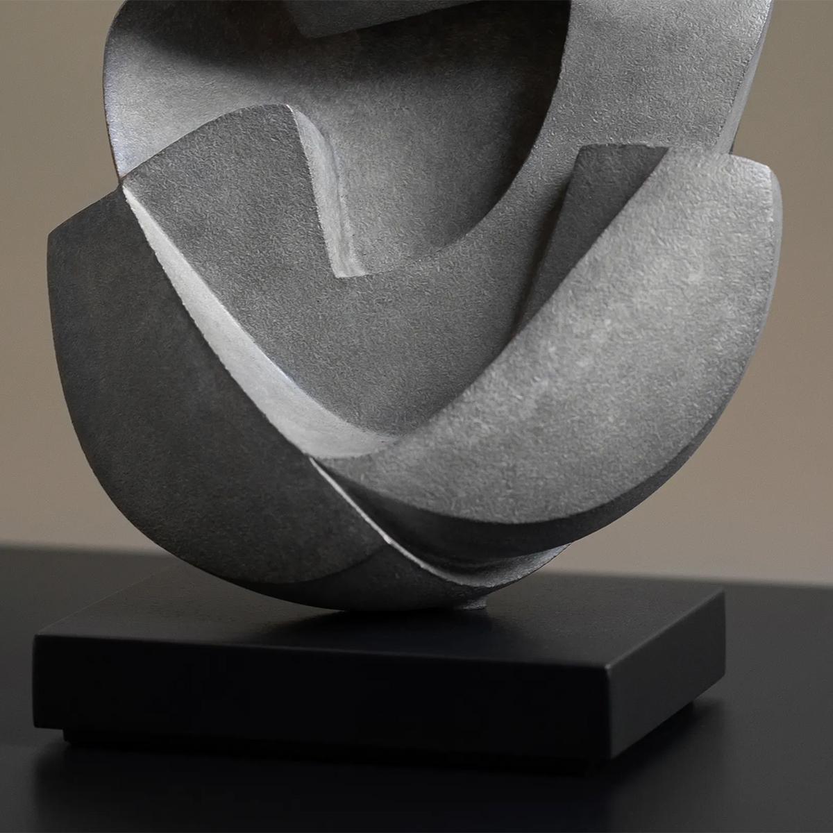 Sculpture grise Human Love Neuf - En vente à Paris, FR
