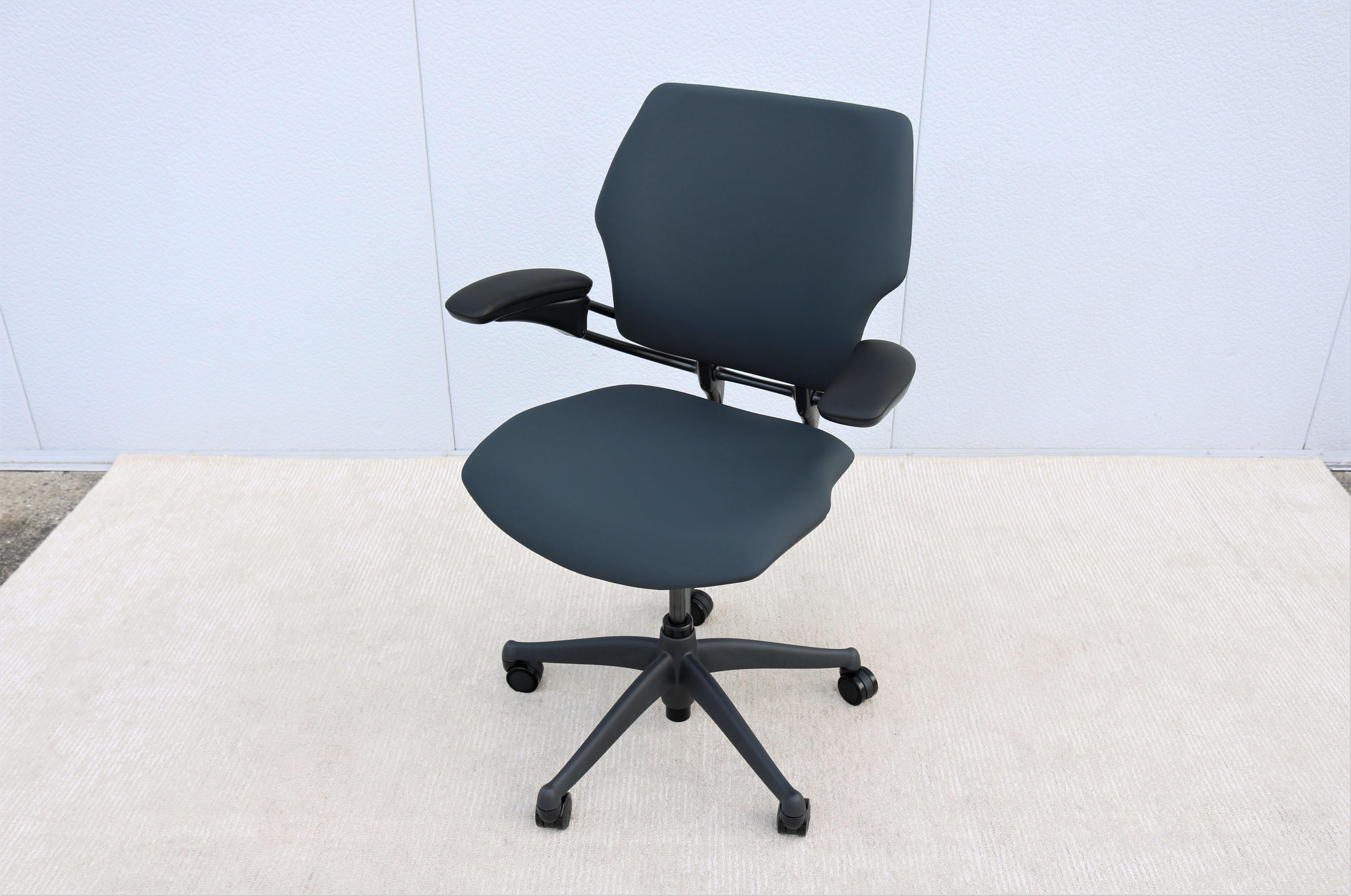 Chaise de bureau ergonomique Freedom Task à taille humaine, entièrement réglable, neuve dans sa boîte Neuf - En vente à Secaucus, NJ