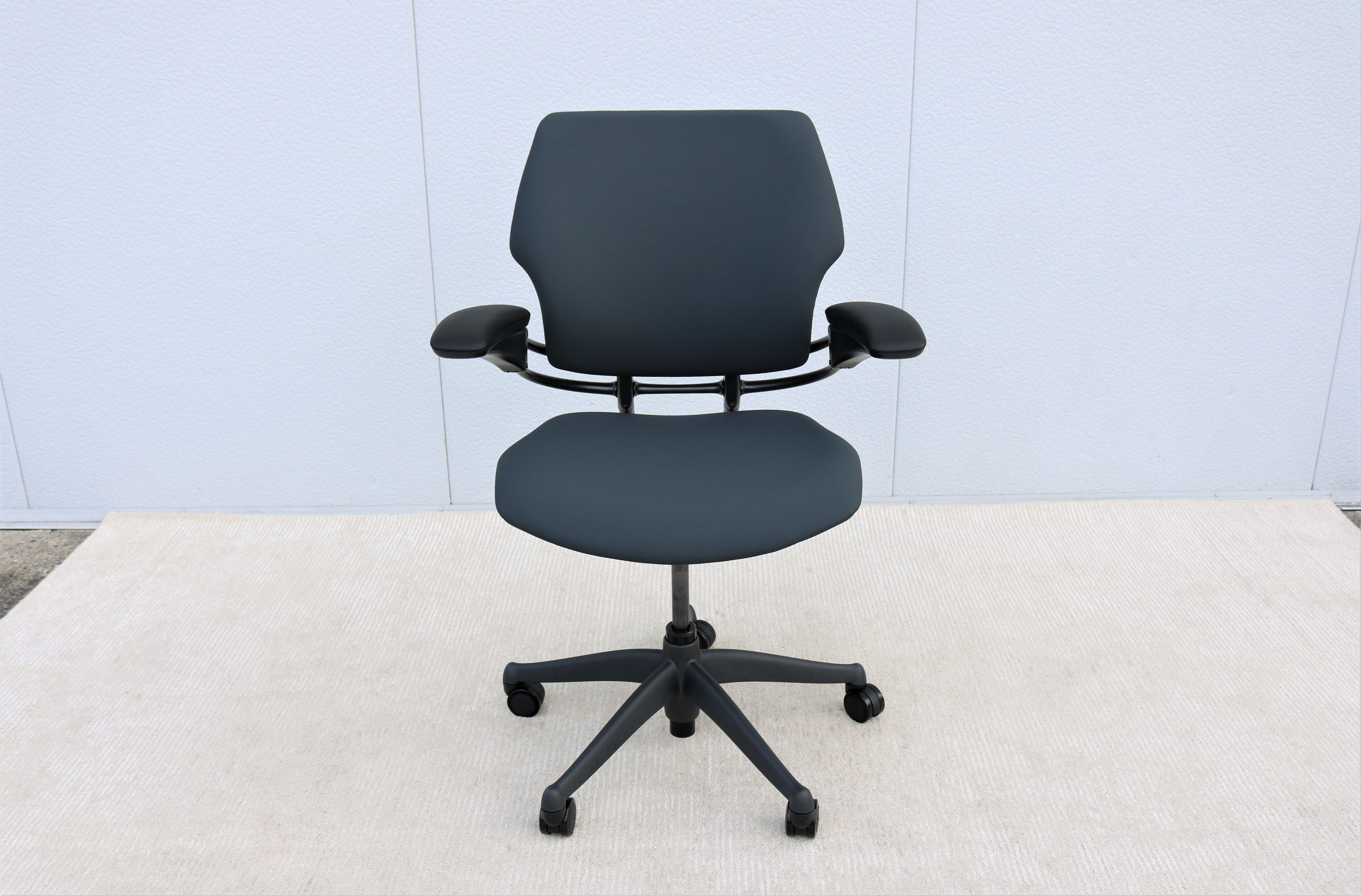 Chaise de bureau ergonomique Freedom Task à taille humaine, entièrement réglable, neuve dans sa boîte en vente 1