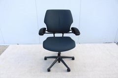 Humanscale Freedom Ergonomic Task Desk Chair in Graphit Leder, leicht gebraucht
