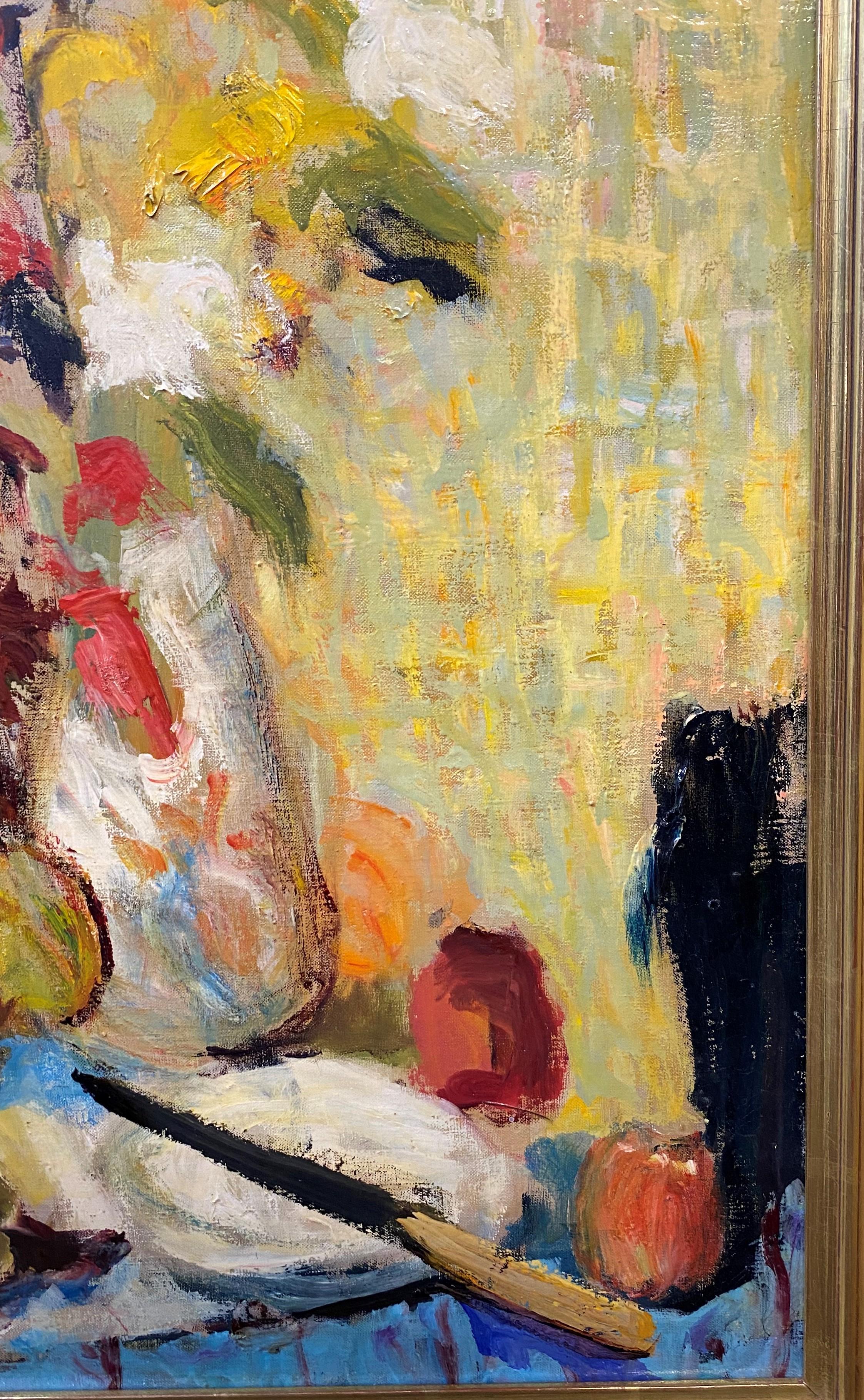 Une nature morte impressionniste colorée avec des fruits et un chat sur une table par l'artiste américain Humbert Howard (1905-1990). Howard est né à Philadelphie et est considéré comme une figure importante parmi les artistes afro-américains