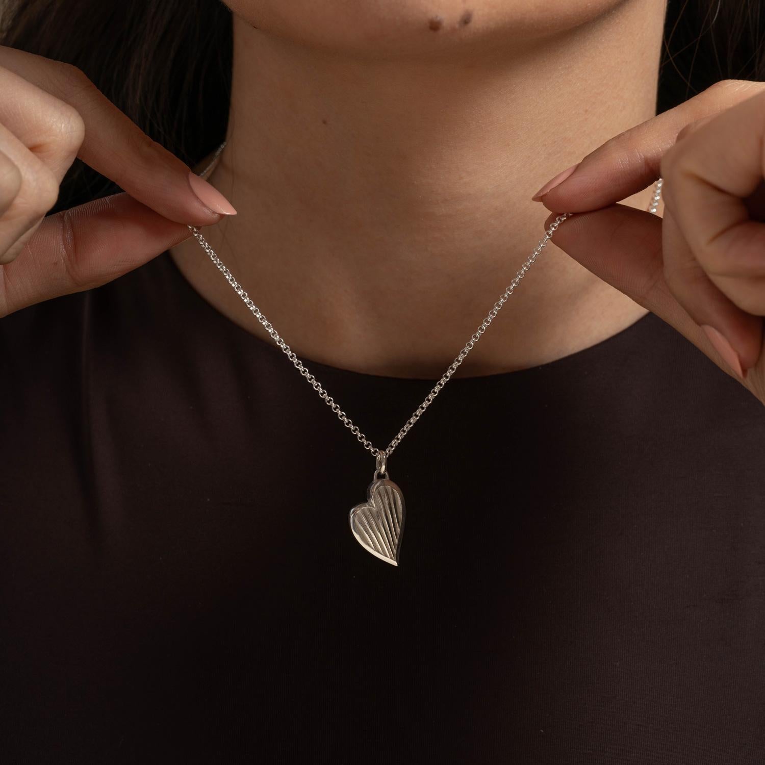 Donna Ciondolo a cuore Humbug in argento sterling e oro vermeil in vendita