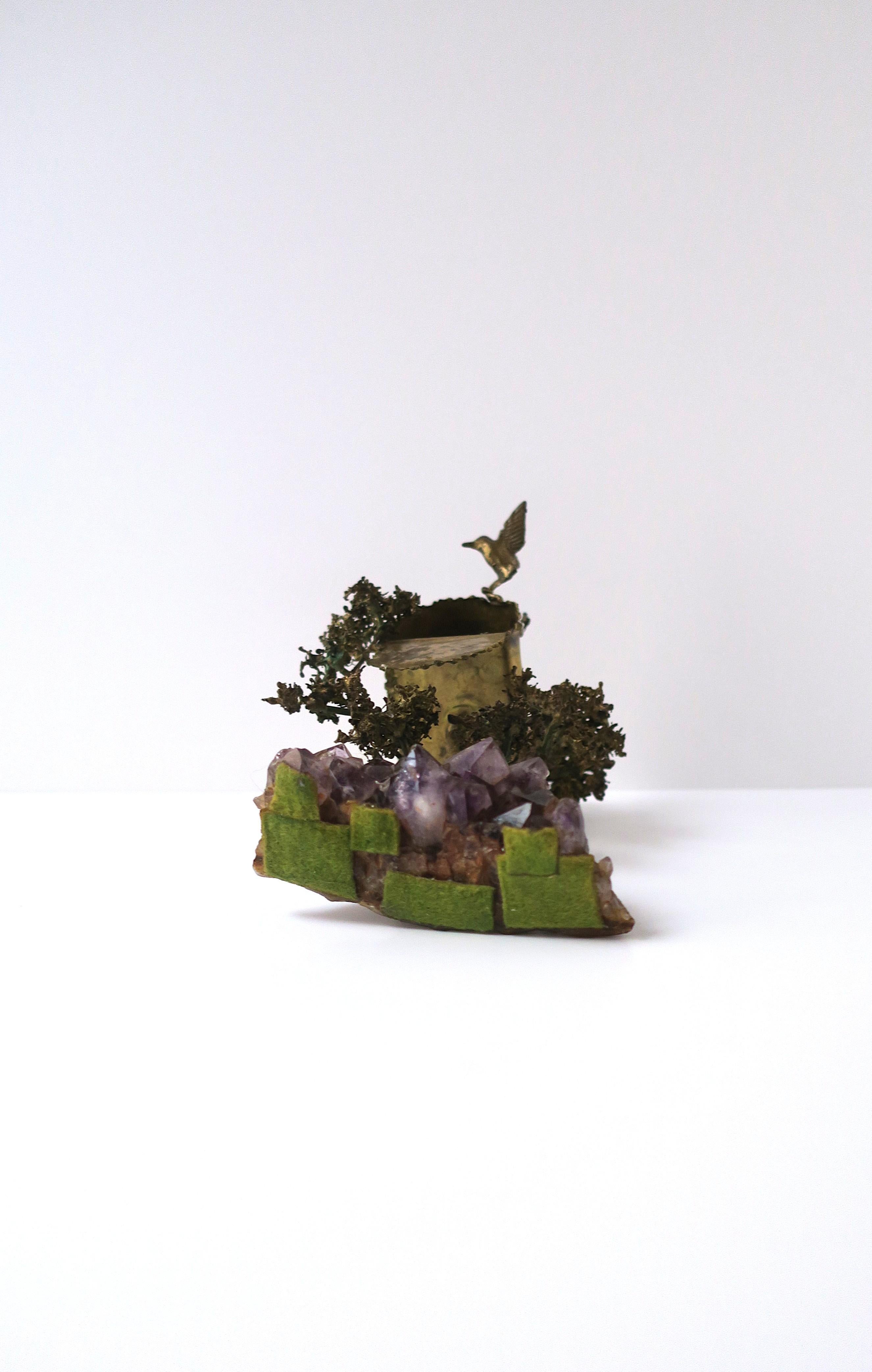 Colibrì in ottone con ametista Scultura di Silas Seandel in vendita 6