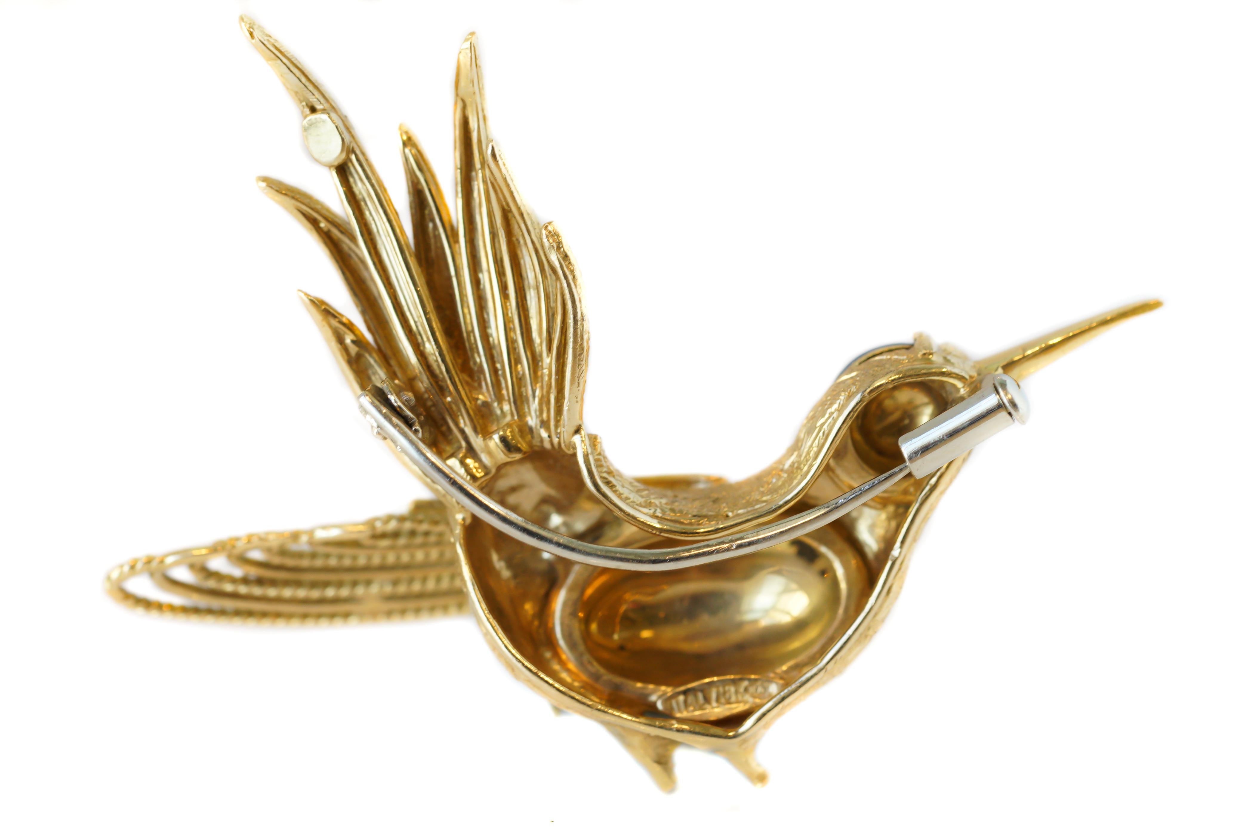 Retro Hummingbird Brooch in 18 Karat Yellow Gold and Enamel