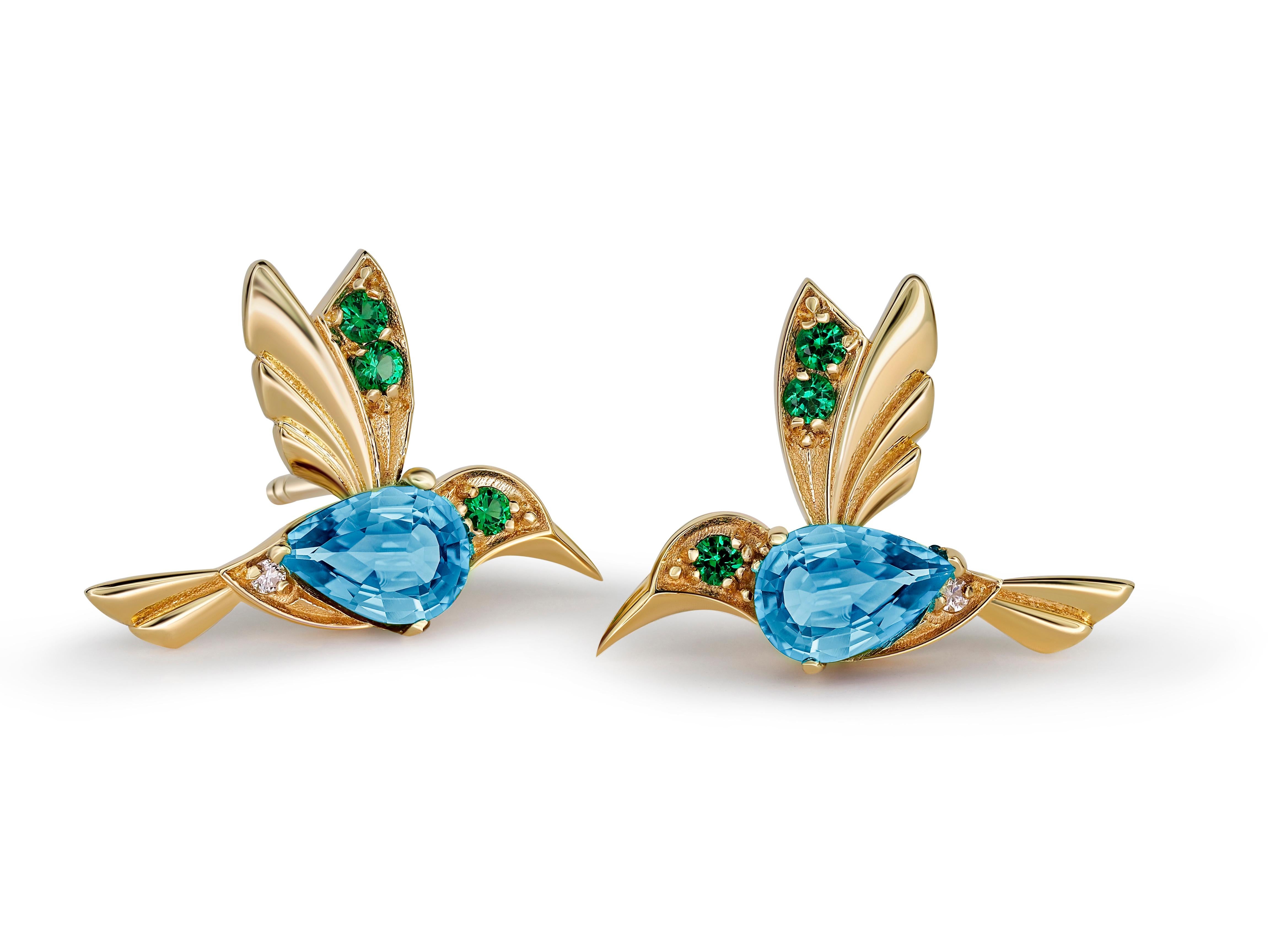 Taglio a goccia Orecchini con colibrì e topazi blu in oro 14k in vendita