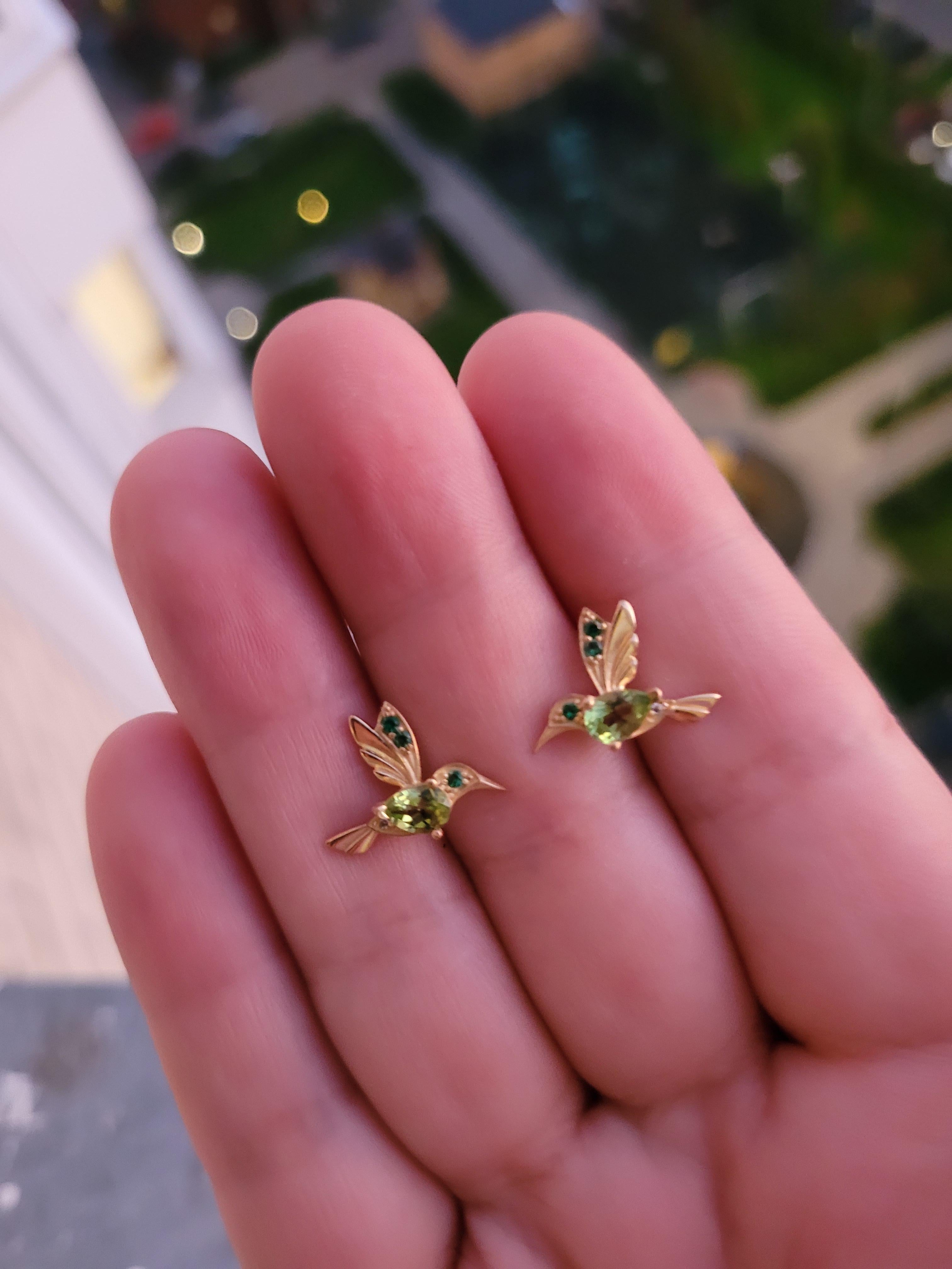 Boucles d'oreilles colibri avec péridots Pour femmes en vente