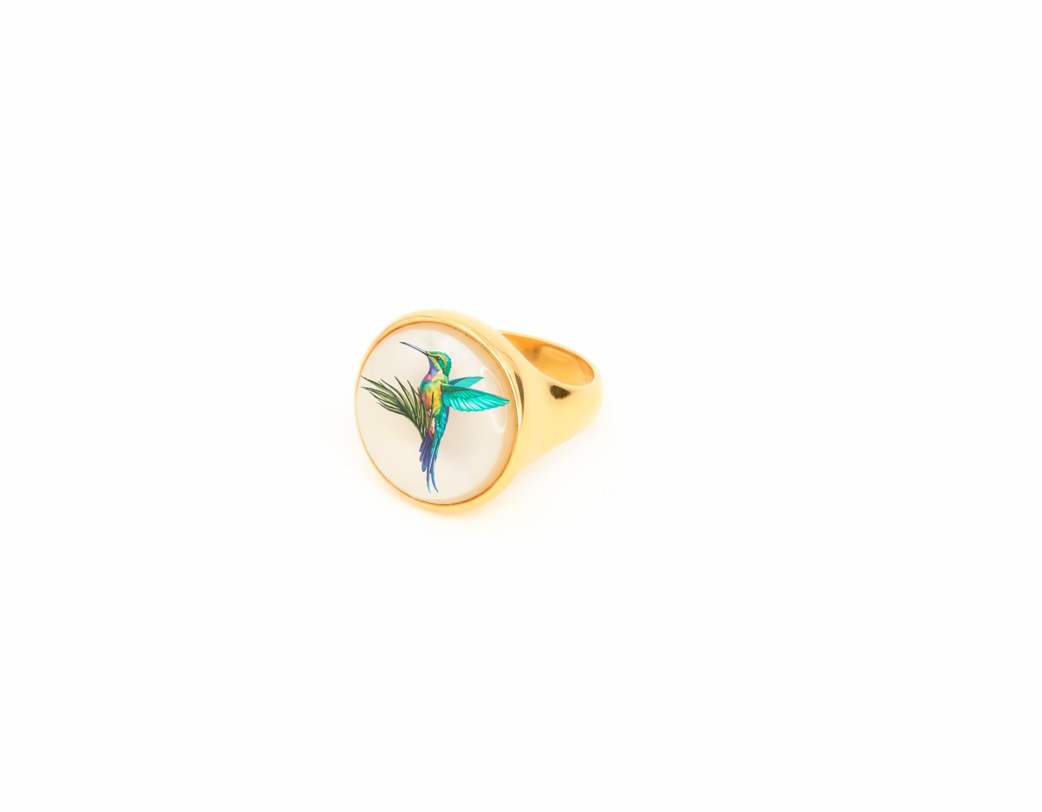 14k Gold Plated 925 Silver Ring with Carved Mother of Pearl – Hummingbird Painted Cameo Jewelry - Miniature portrait of a bird ring - Antique, victorian style ring - Personalized Ring.

This elegant Hummingbird ring is crafted with 14k gold plating