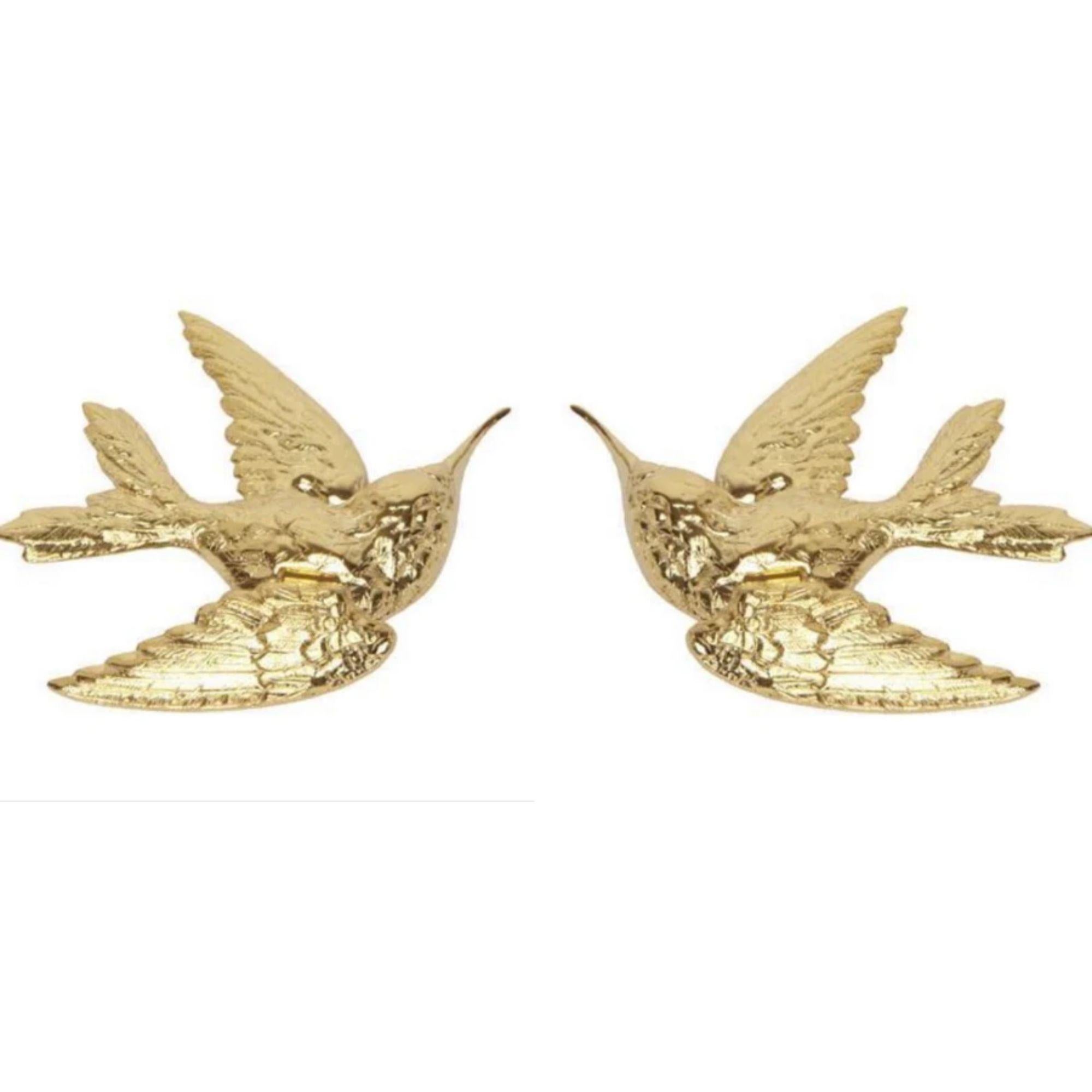 Hummingbird Ring with Moving Wing in 24K Gold In New Condition For Sale In Miami Beach, FL