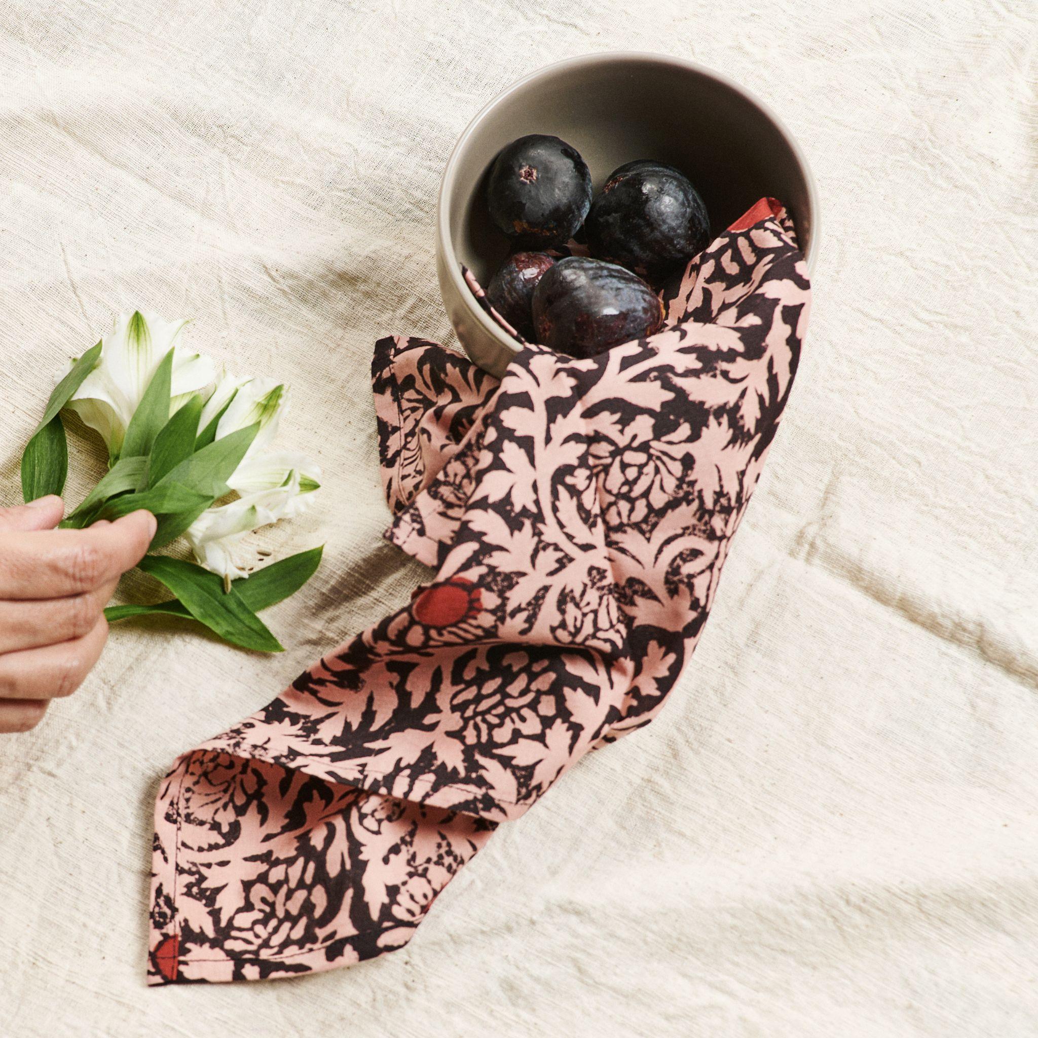 Coton Napkin de table en coton à fleurs Hummus, fabriqué à la main par des artisans (set de 4 serviettes ) en vente