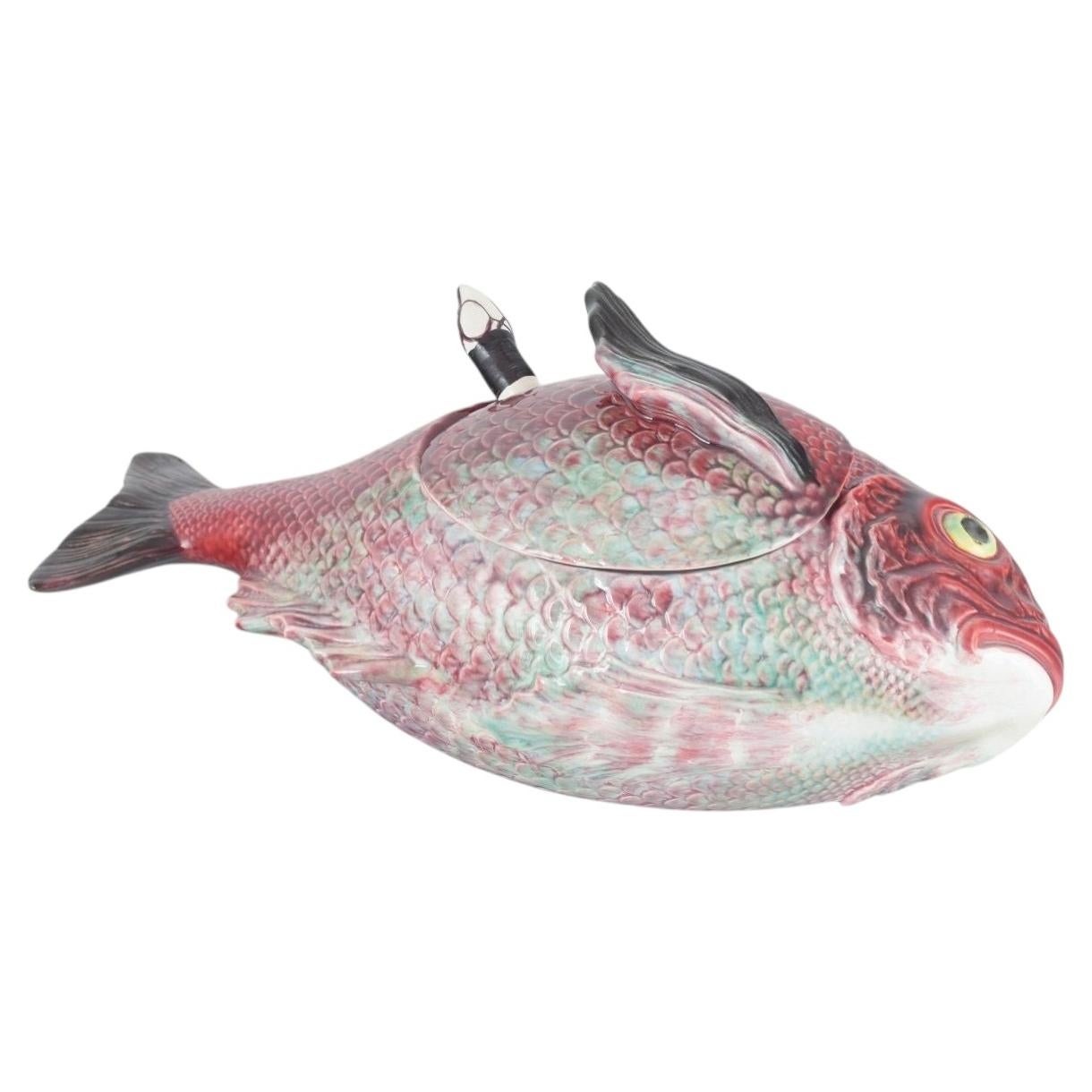 Humorous tureen shaped as a fish with lid and ladle. Portugal, mid-20th C. For Sale