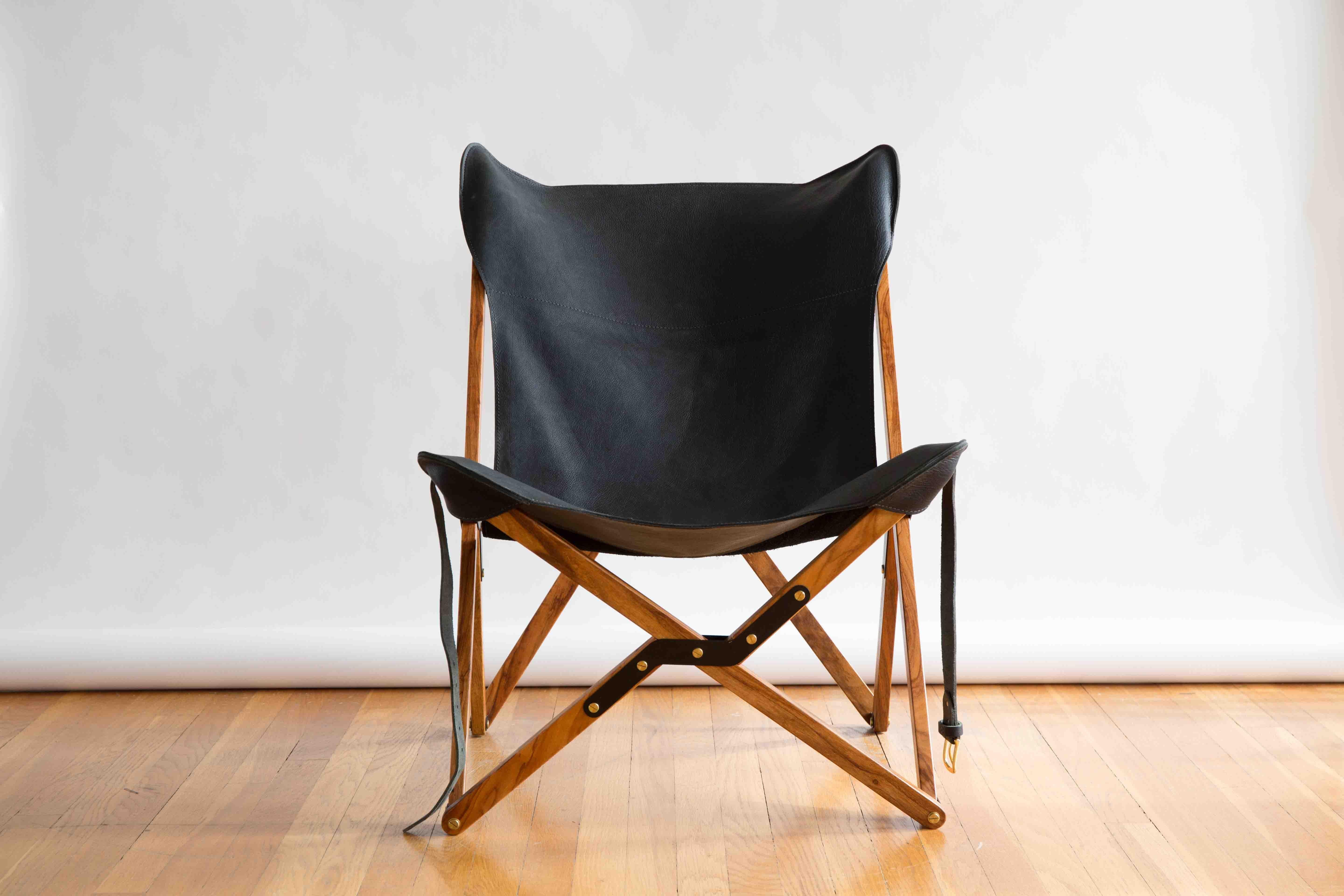 Powder-Coated Humphrey Chair, Pecan Wood and Leather Folding Chair 'Black' For Sale