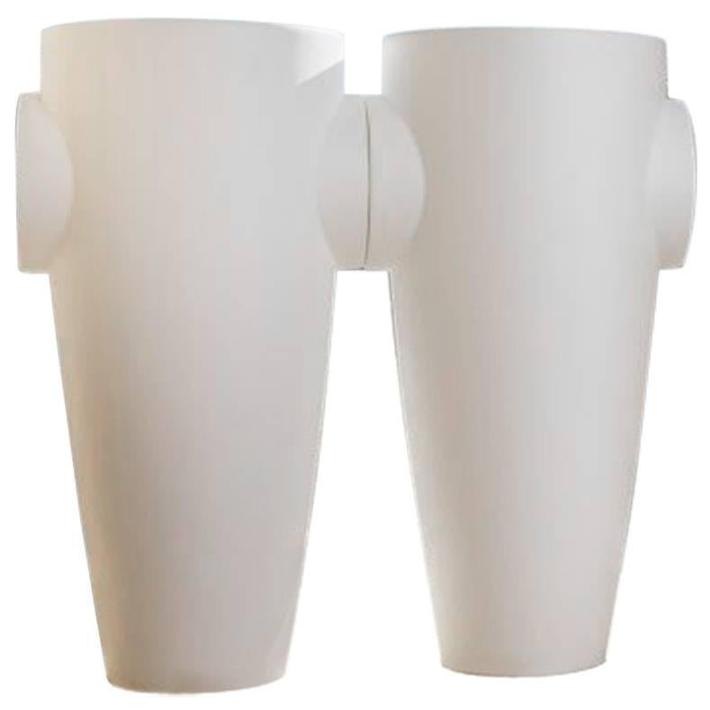 Humprey Vase in Matte White Polyethylene by JVLT/Joe Velluto for Plust For Sale
