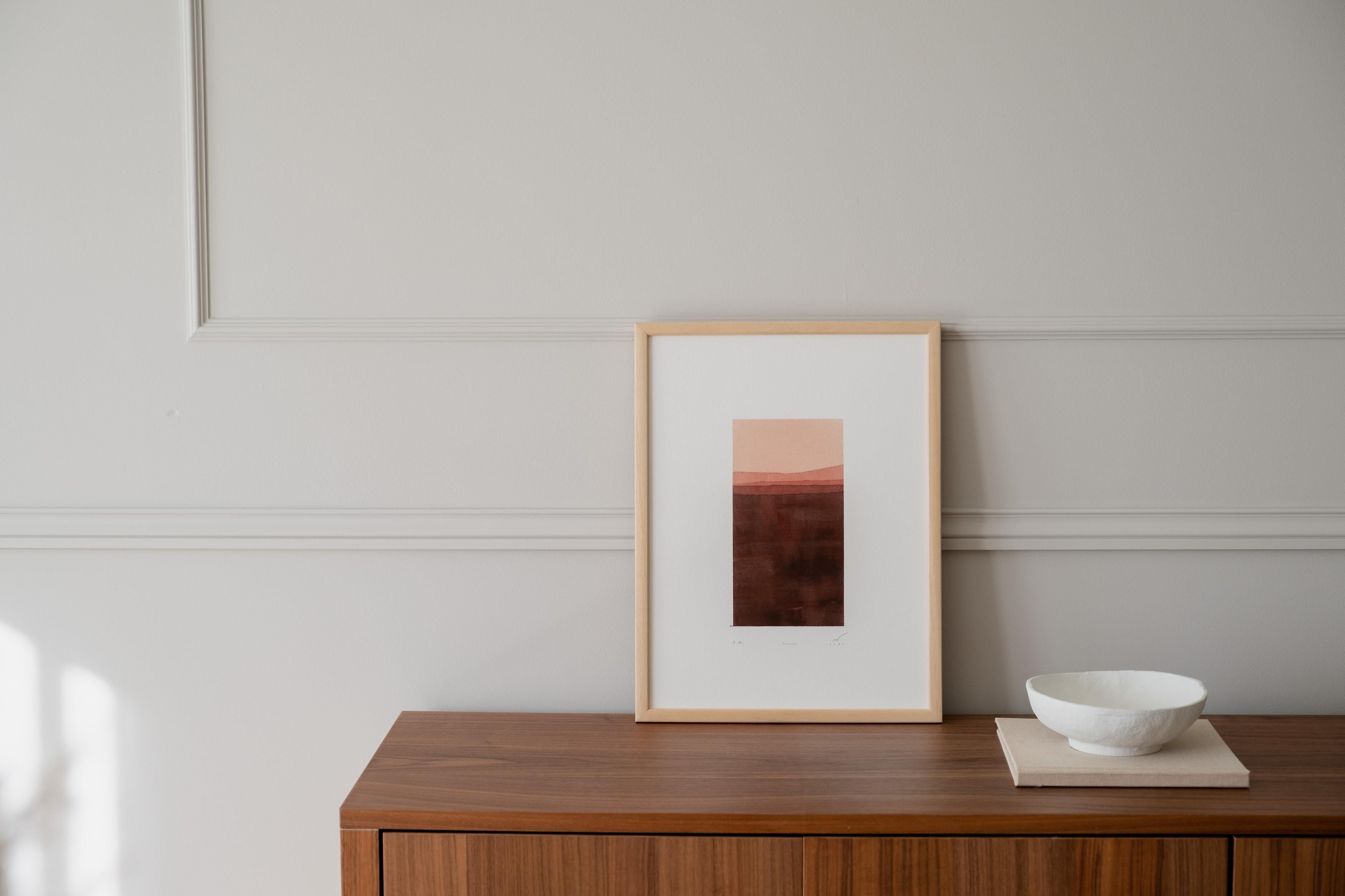 Die Aquarelle von Marta Cruz befassen sich mit der Beziehung zwischen Raum und Zeit, ausgedrückt durch Farbe und Komposition. Der Designer nutzt sie als Instrumente und arbeitet mit einem Zusammenspiel verschiedener Formen und Schichten. Sie