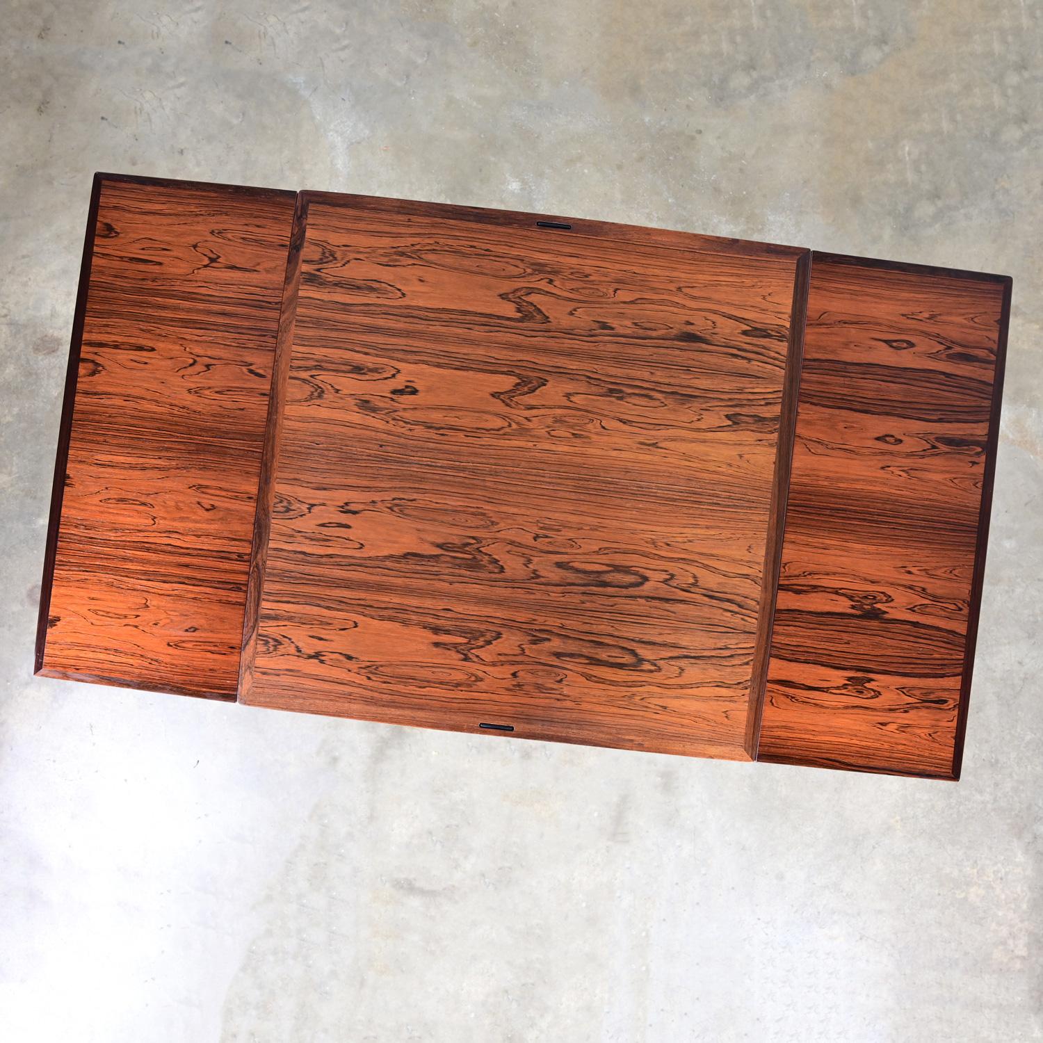 Hundevad Carlo Jensen Scandinavian Mod Expanding Flip Top Rosewood Dining Table In Good Condition In Topeka, KS