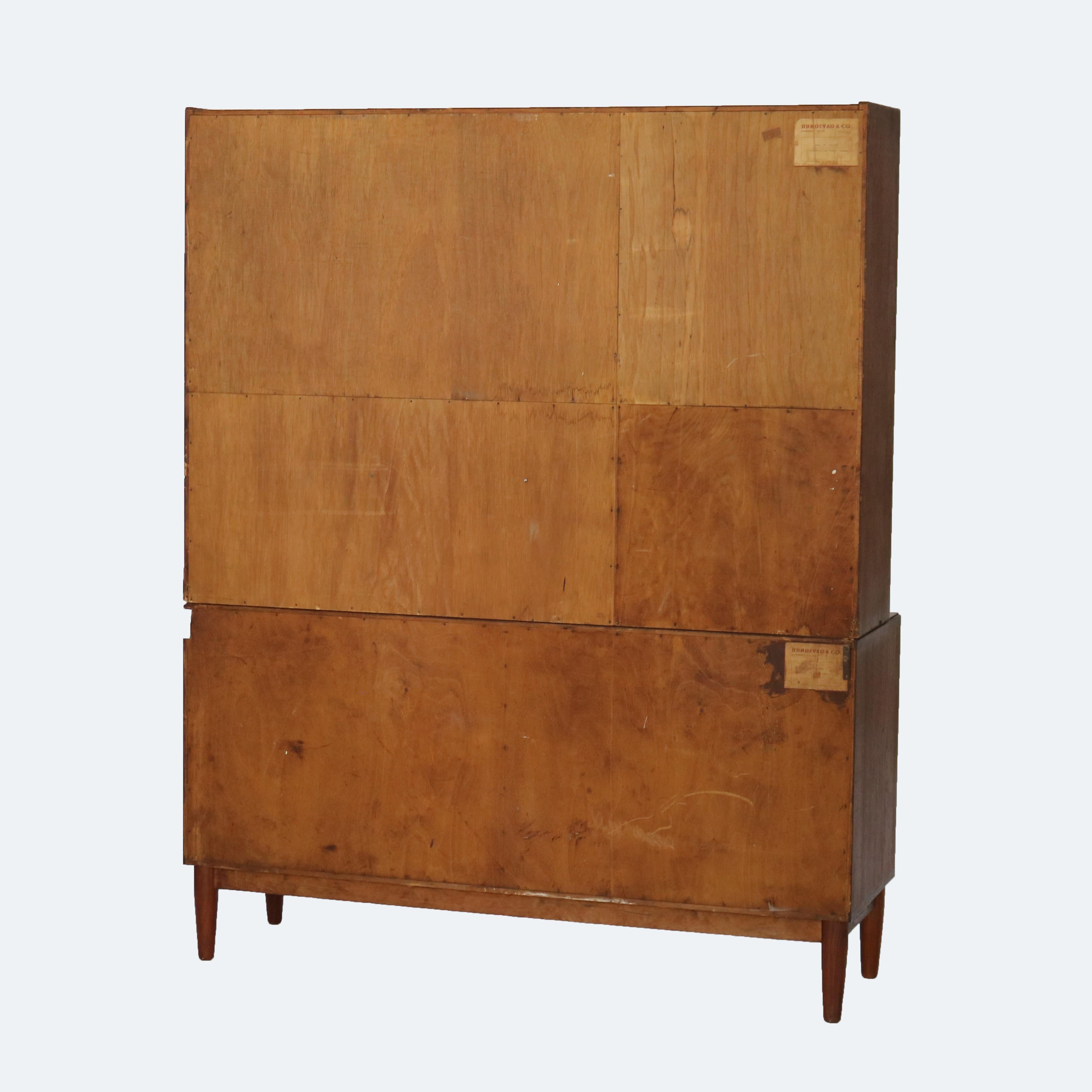Hundevad, armadio danese in legno di teak della metà del secolo scorso, C1960 in vendita 7