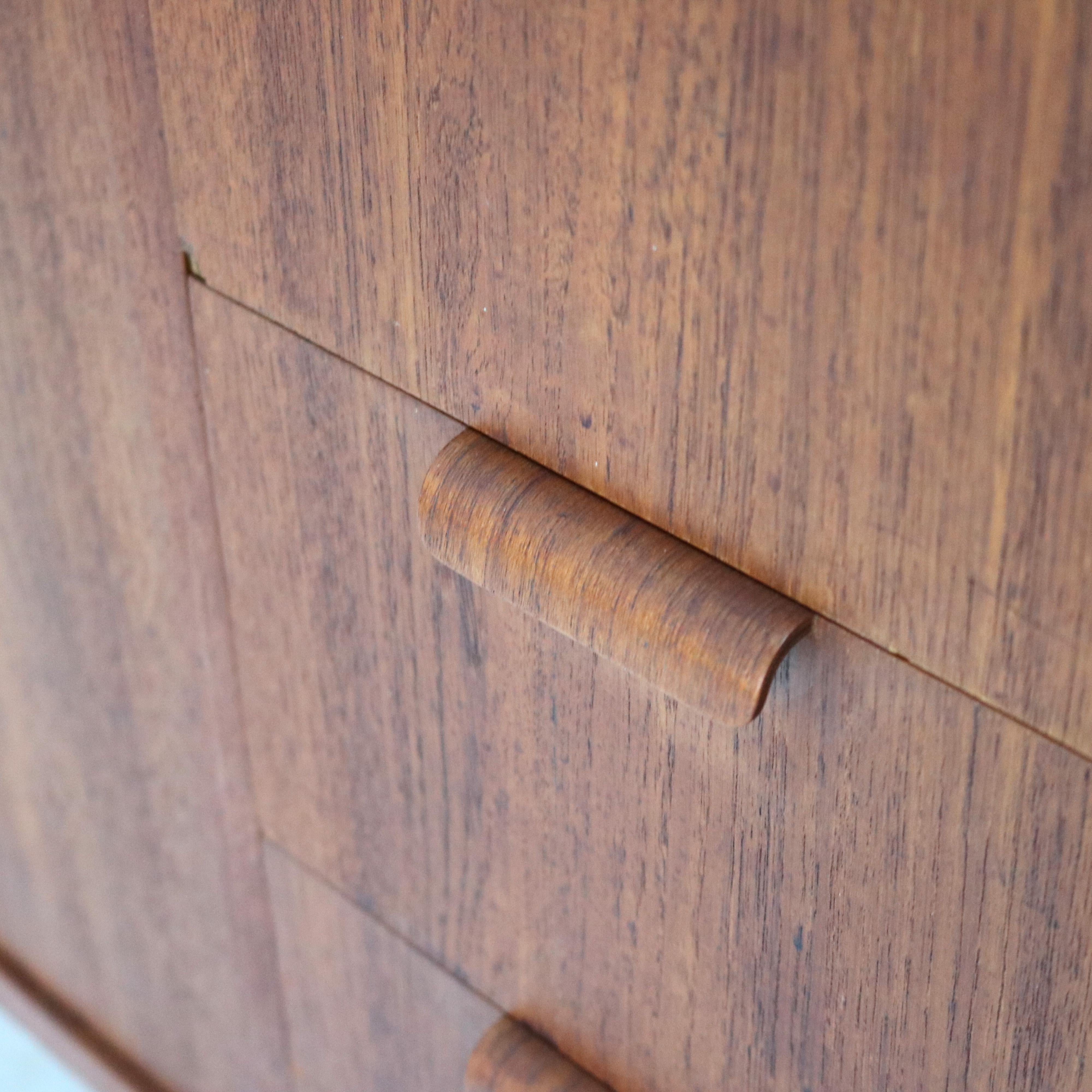Hundevad, armadio danese in legno di teak della metà del secolo scorso, C1960 in vendita 2