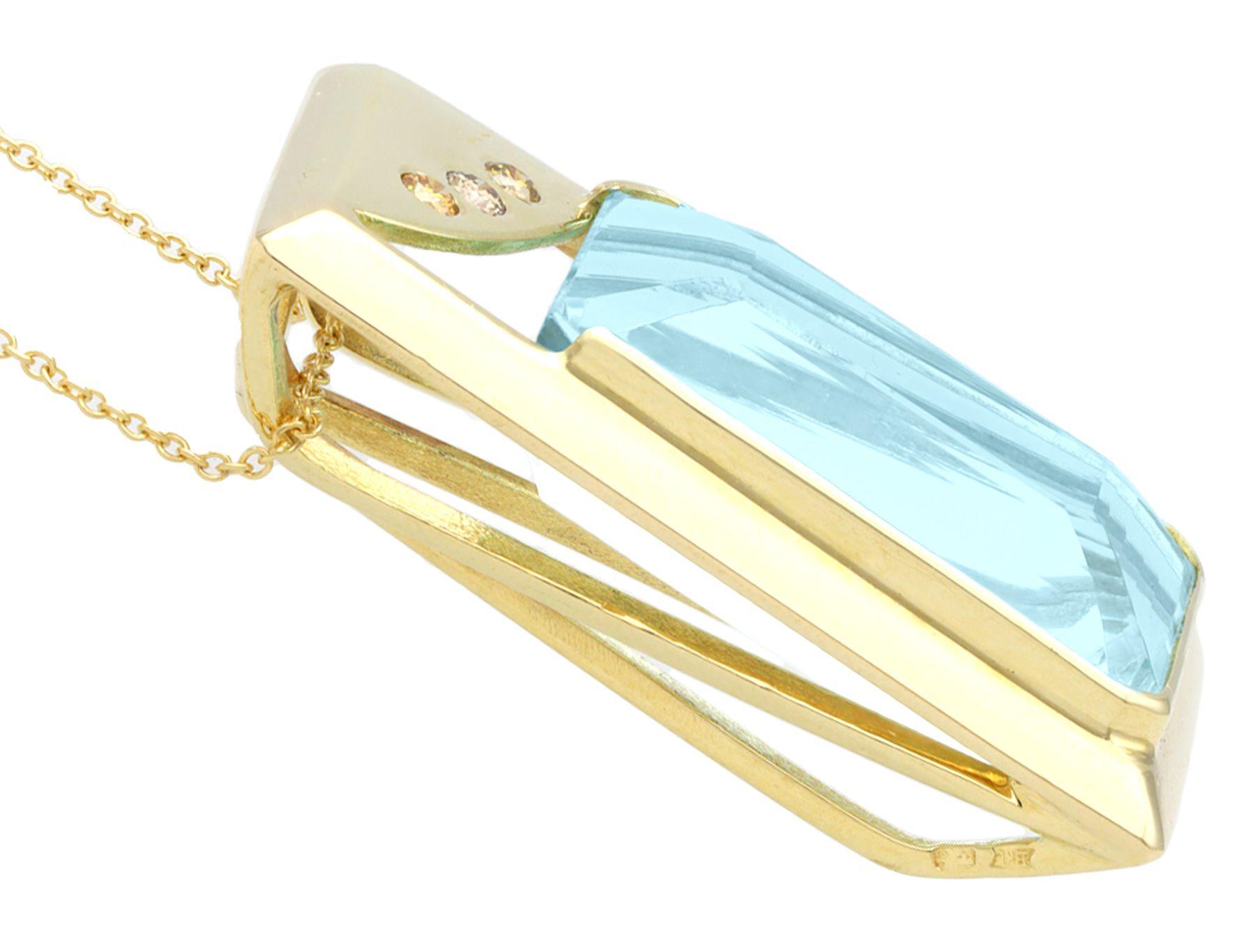 Hungarian 29.50 Carat Aquamarine and Diamond 14K Yellow Gold Pendant In Excellent Condition For Sale In Jesmond, Newcastle Upon Tyne