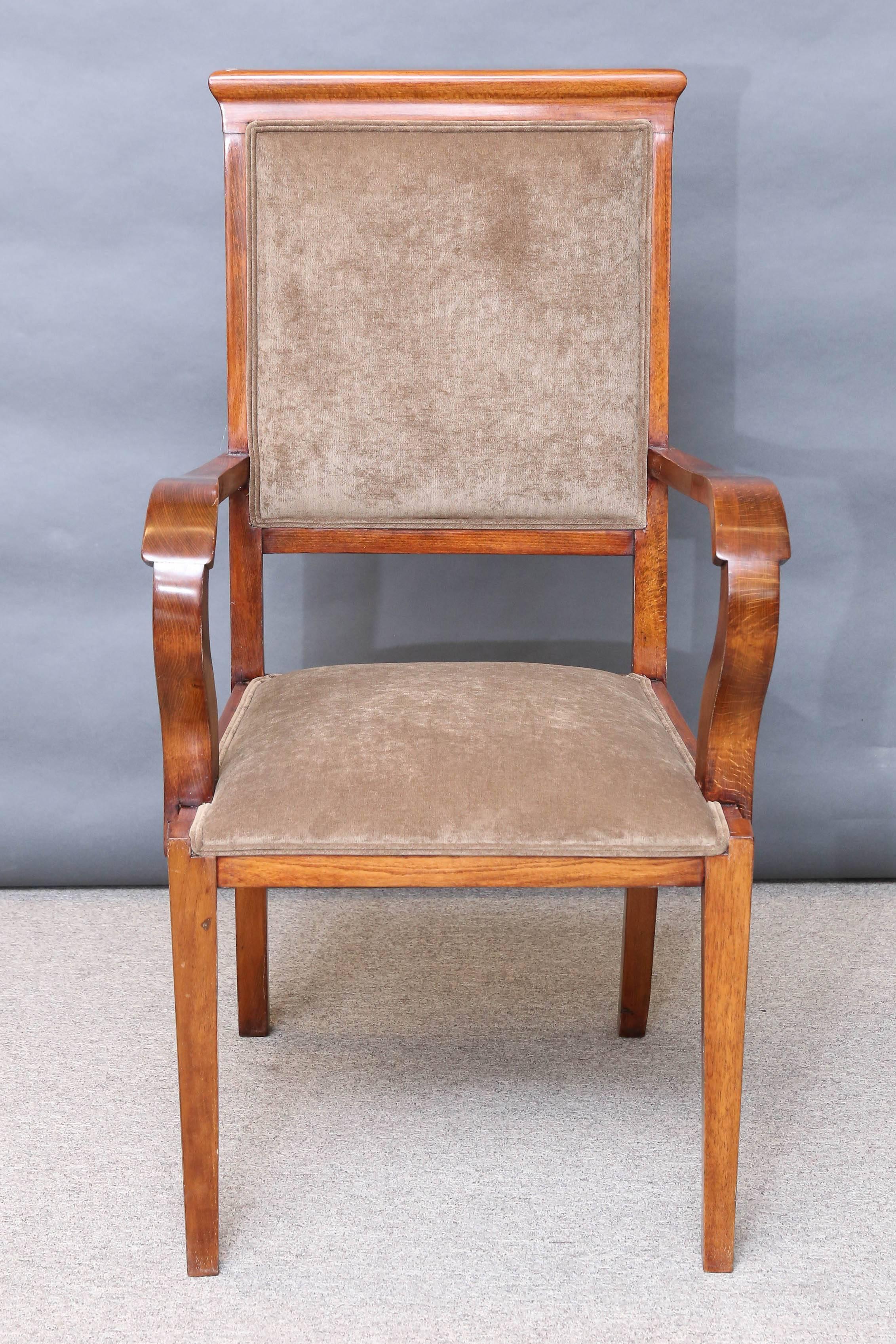 Hungarian Art Deco Chair in Walnut In Excellent Condition In Houston, TX