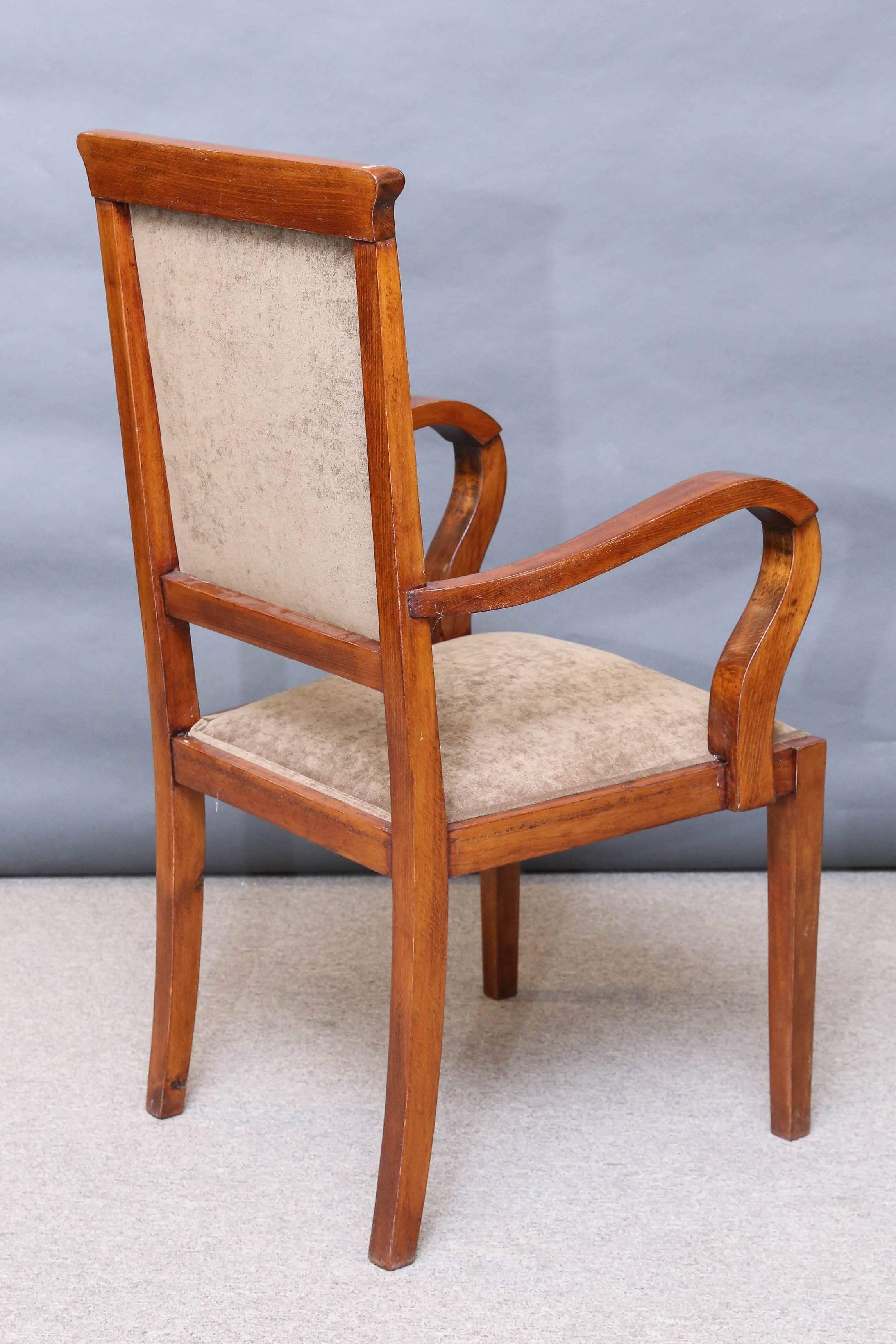 Mid-20th Century Hungarian Art Deco Chair in Walnut