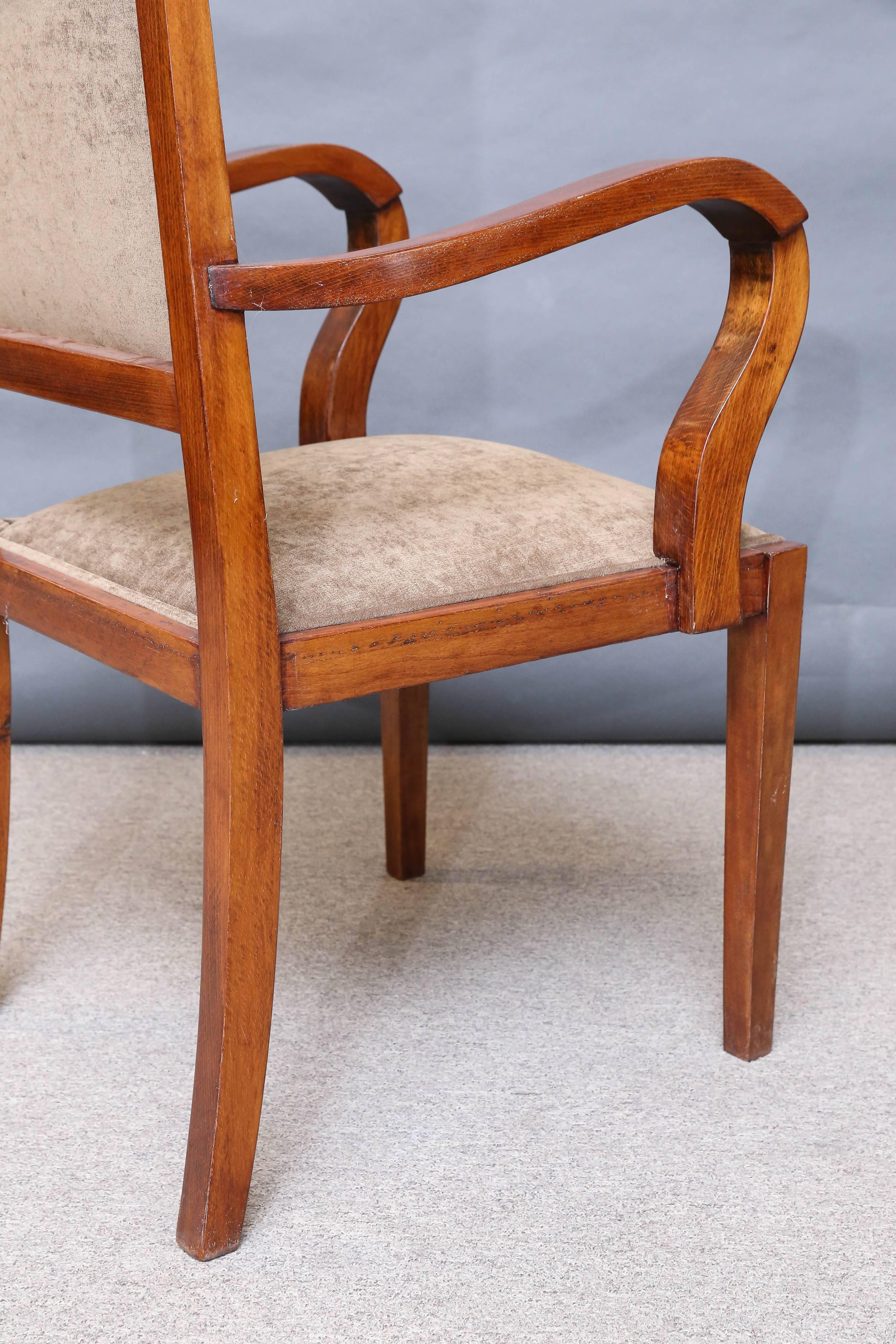 Hungarian Art Deco Chair in Walnut 1