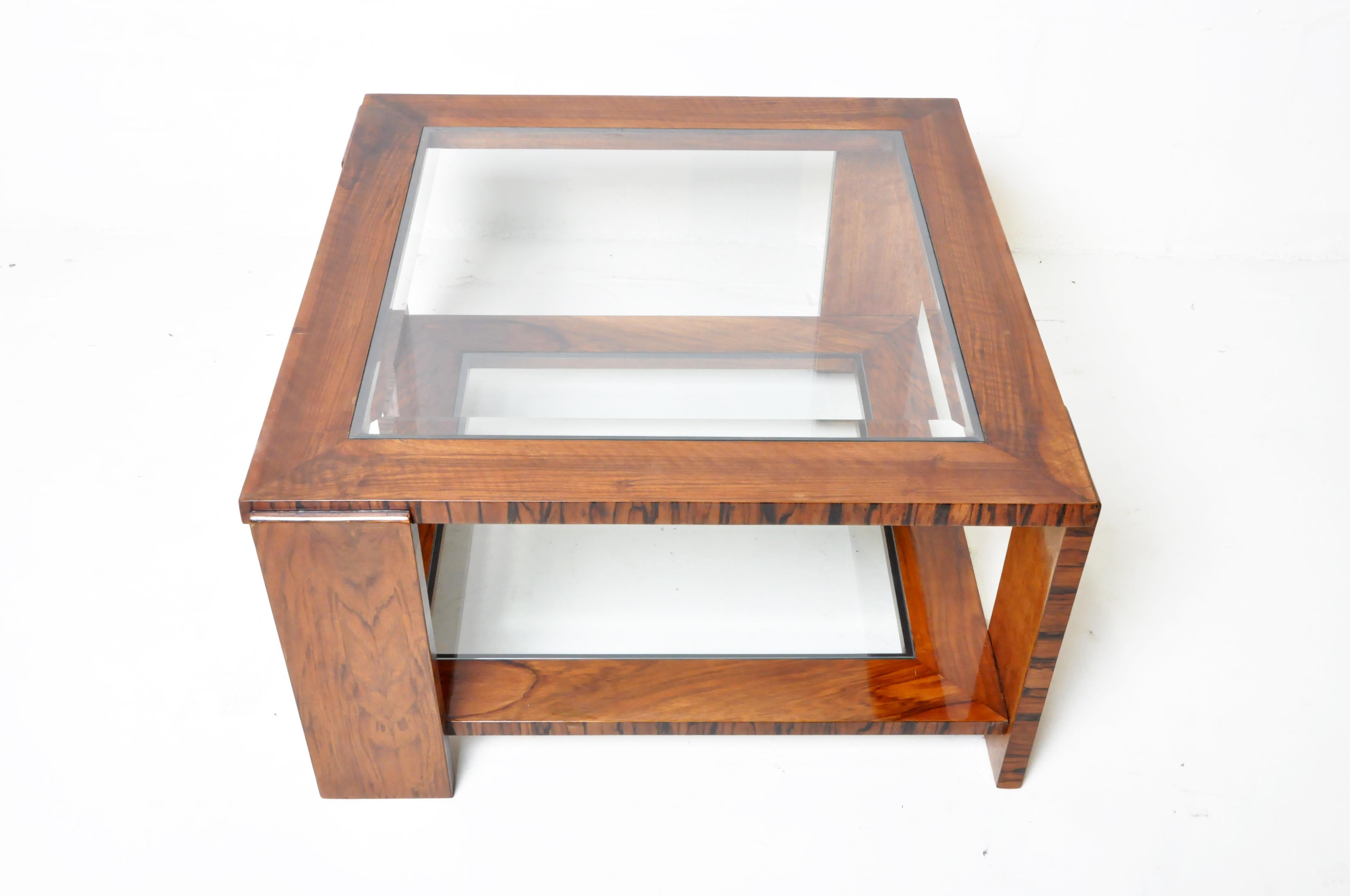 Hongrois Table basse hongroise Art déco en vente