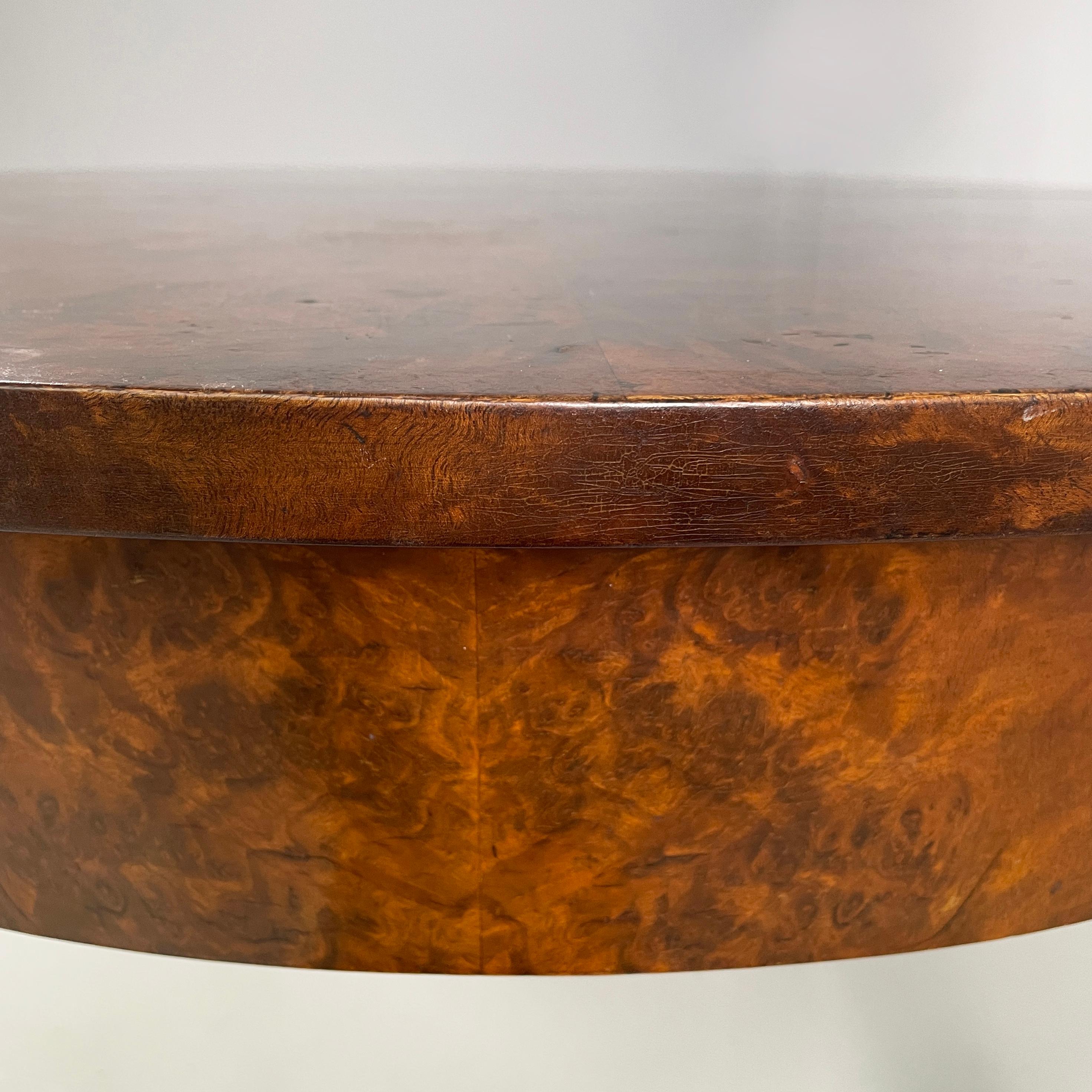 Hungarian art deco Oval dining table in wood, 1930s For Sale 5