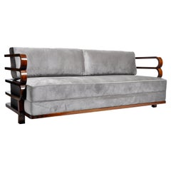 Ungarisches Art Deco Sofa aus massivem Walnussholz