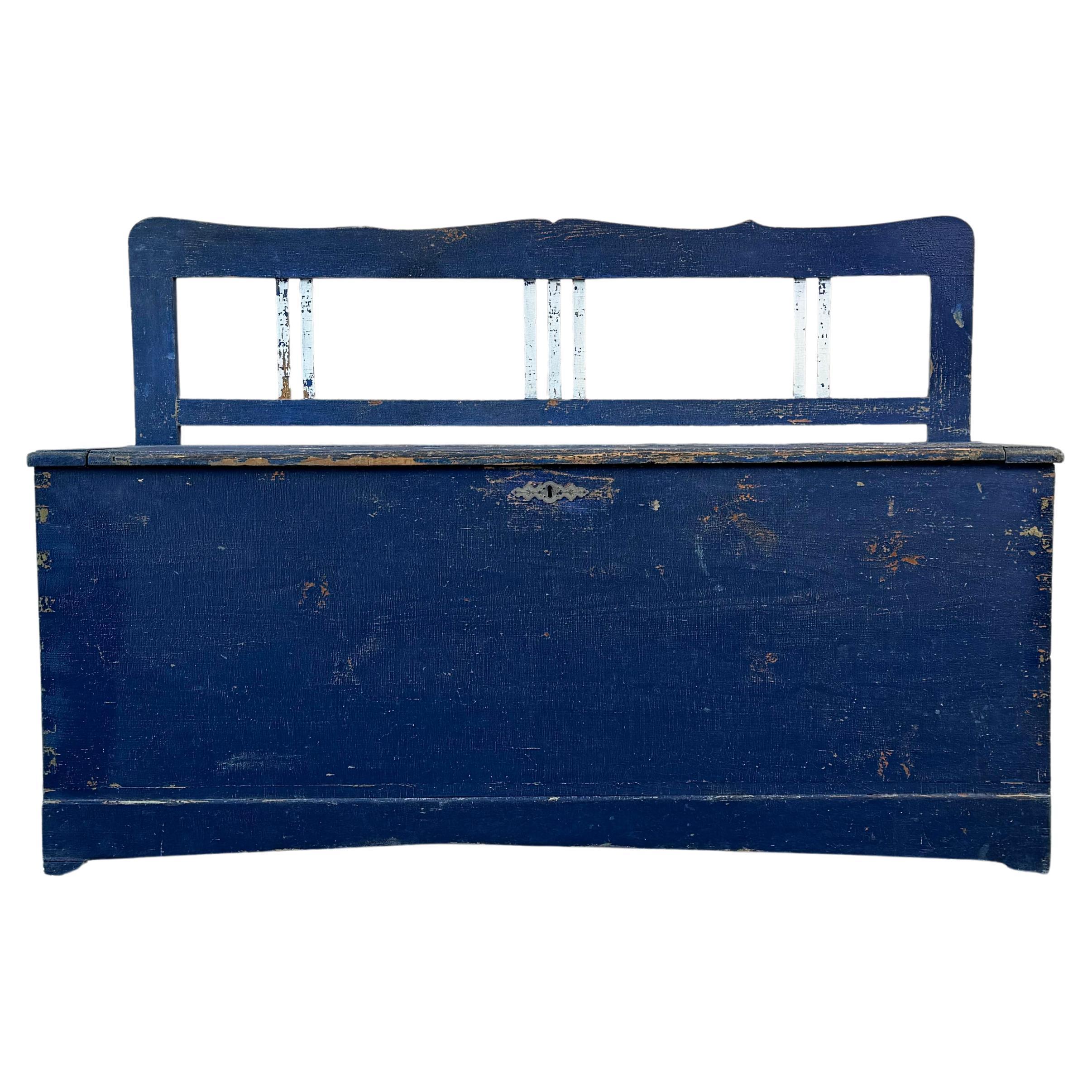 Hungarian Box Bench