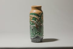 Vaso cilindrico in ceramica ungherese, smalto testurizzato con motivo verde, anni '70