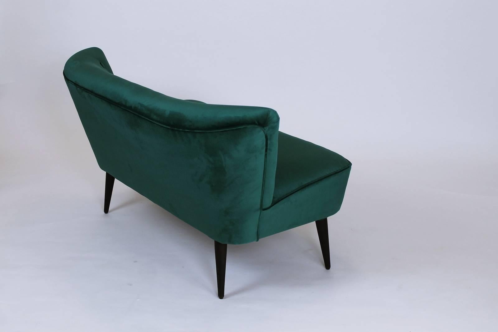 Mid-20th Century Hungarian Cocktail Sofa in Teal Velvet, 1960s For Sale