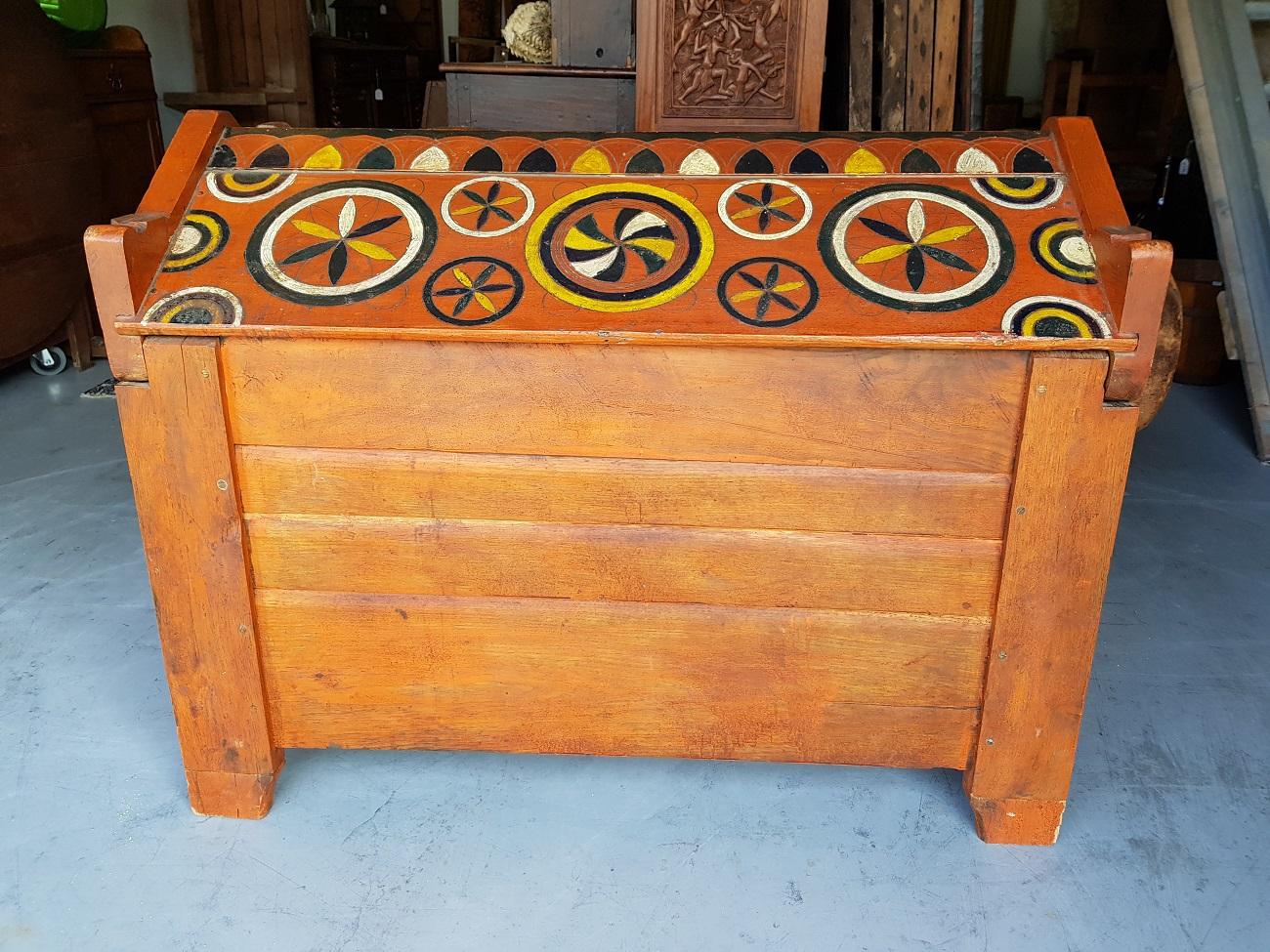 Hungarian Dowry Chest, in Beech, with Carved and Painted Decorative Design For Sale 2