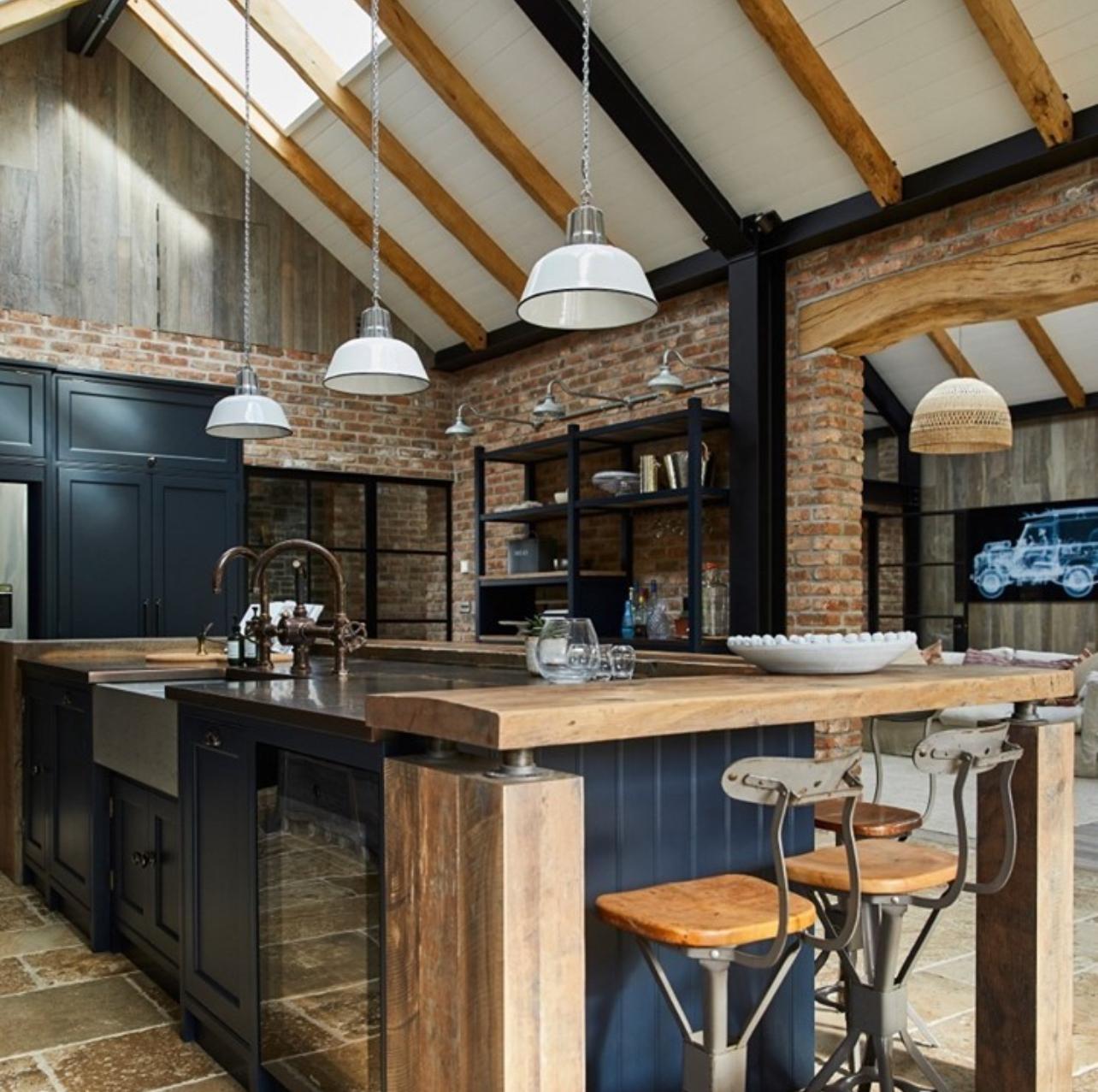 Alluminio Luci a sospensione industriali ungheresi a smalto bianco di fabbrica, anni '50 in vendita