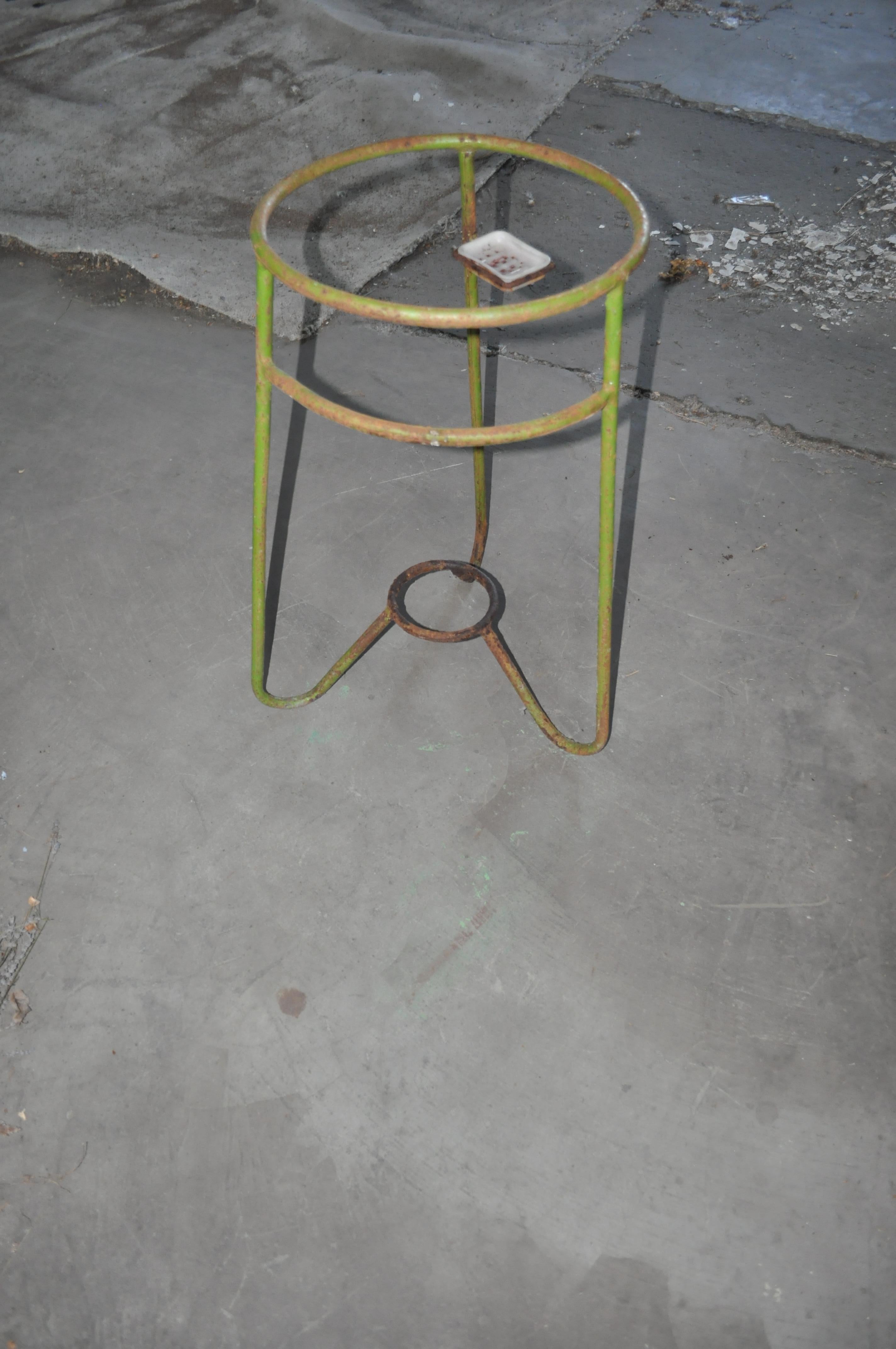 Hungarian Iron Wash Stand or Garden Planter In Good Condition For Sale In Lábatlan, HU