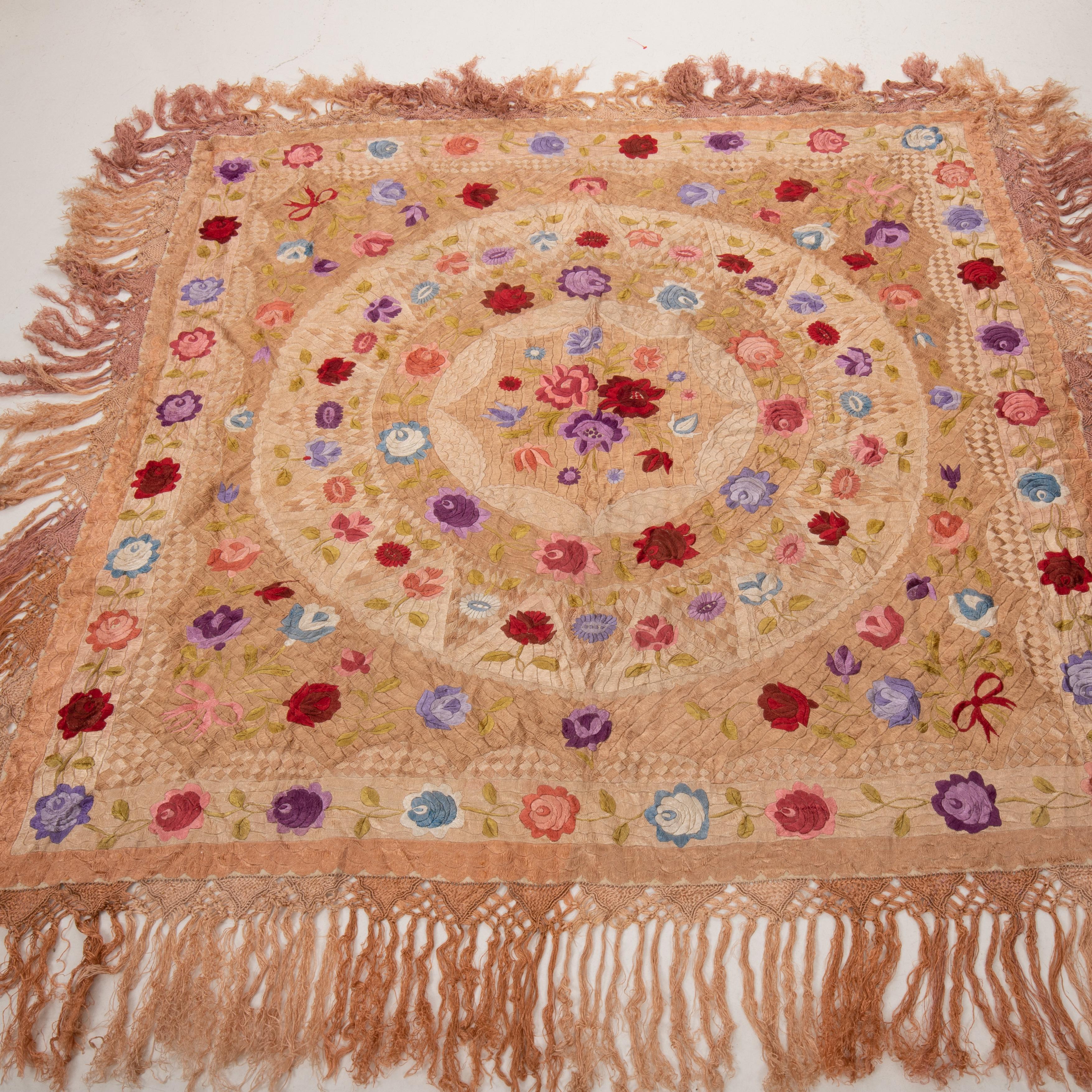 Hungarian Matyo Embroidery, Early 20th C. In Good Condition For Sale In Istanbul, TR