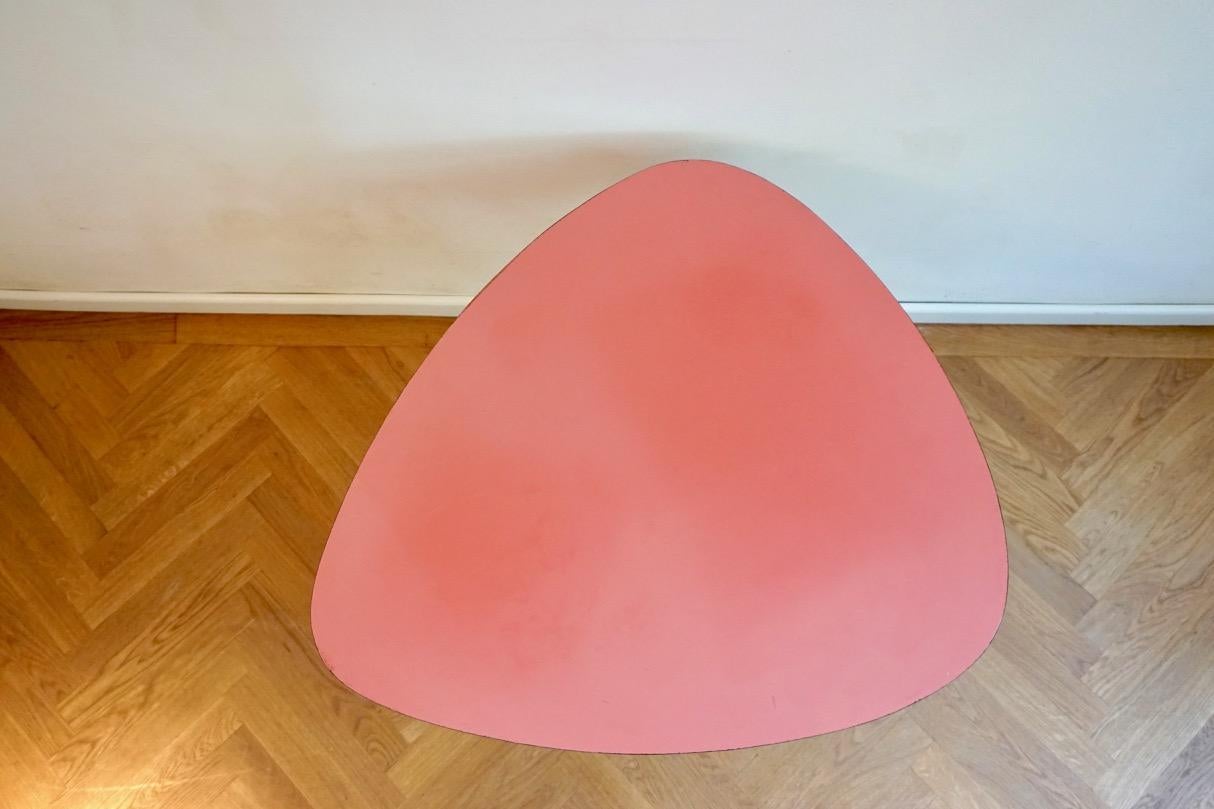 pink formica table