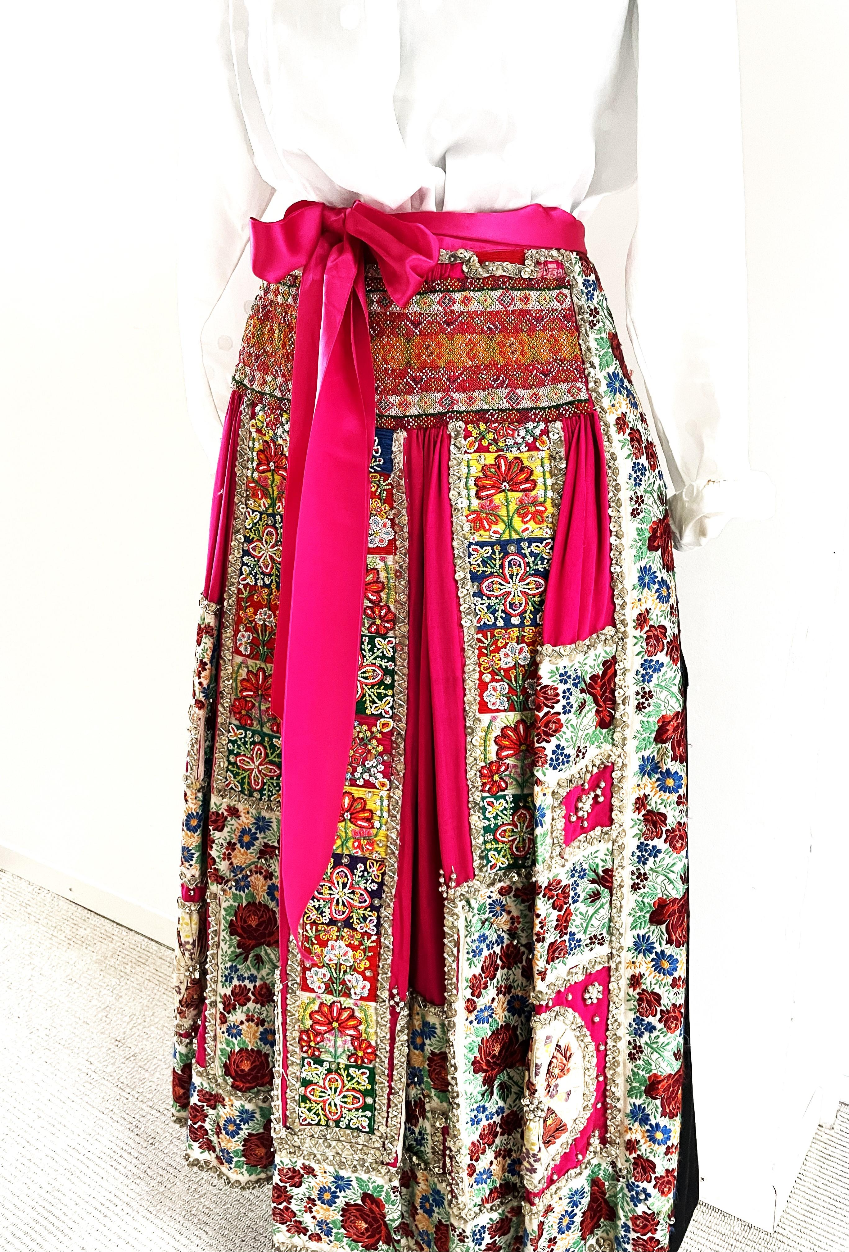 Hungarian traditional Shirt and Apron, embroieder by hand with pealrs, 1940's For Sale 8