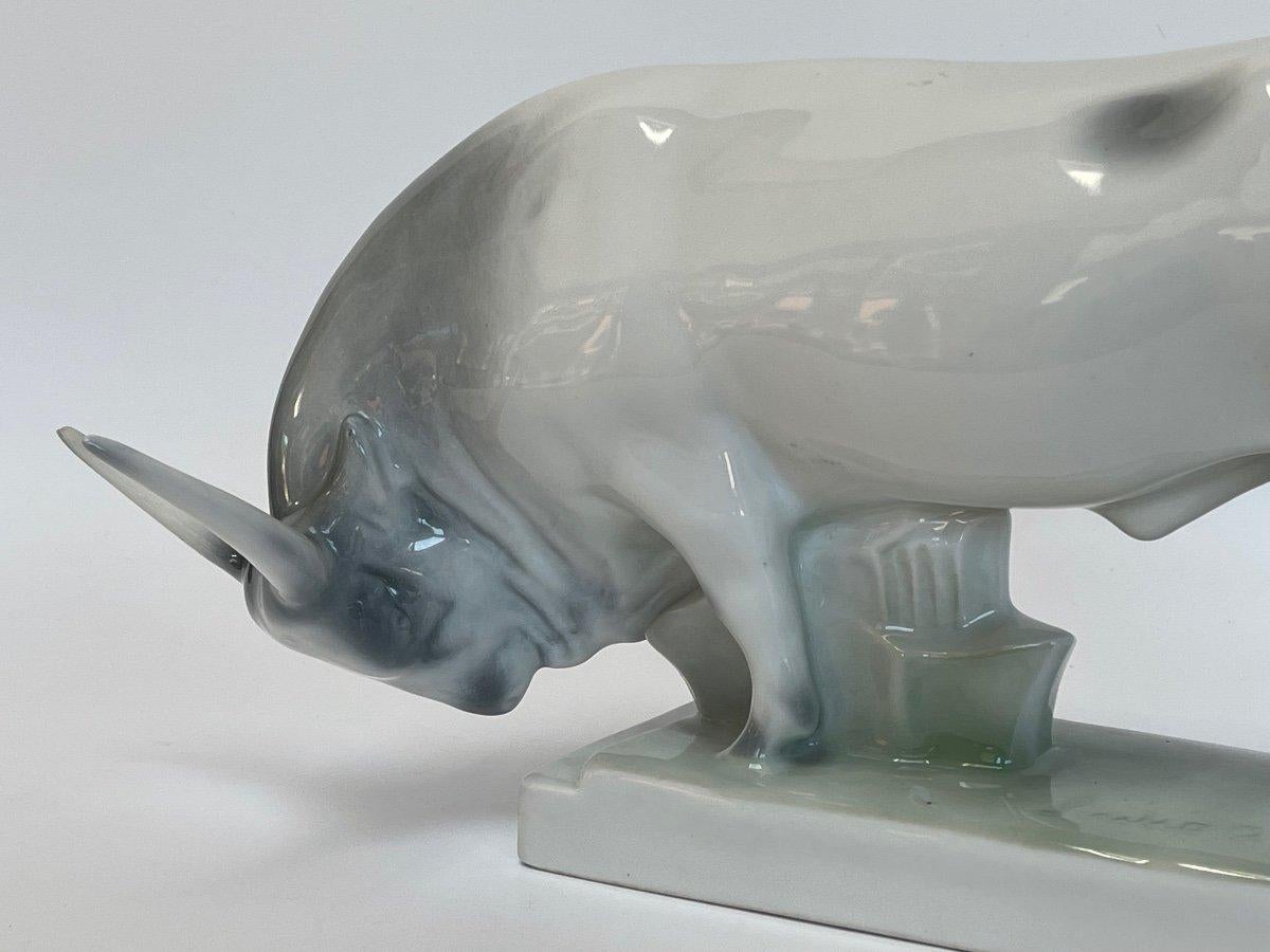 Hungary Mid-Century Porcelain Bull in Soft Light Grey-Green Colors by Zsolnay For Sale 1