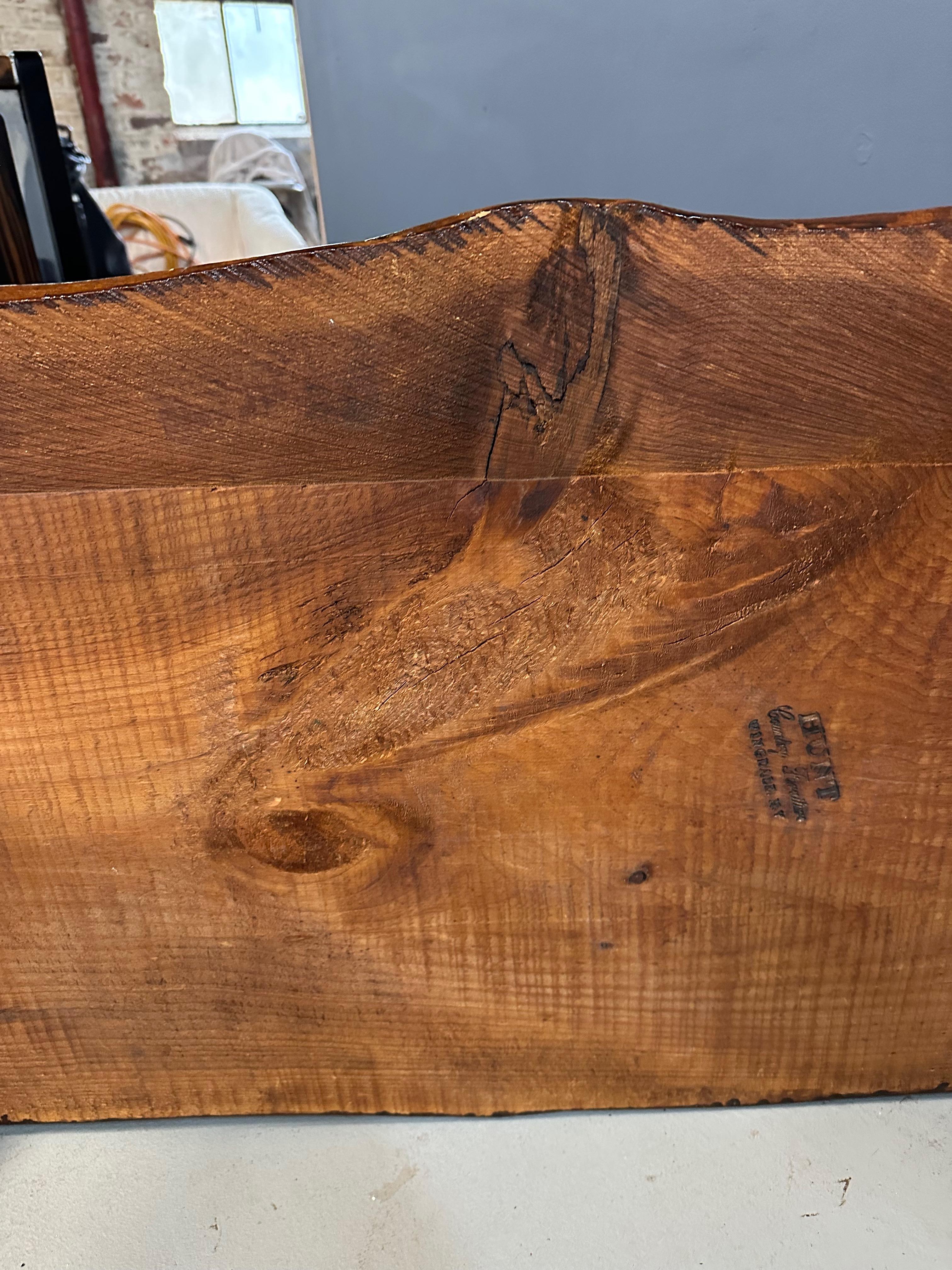 Hunt Country Furniture Table basse en pin à bord libre en vente 3