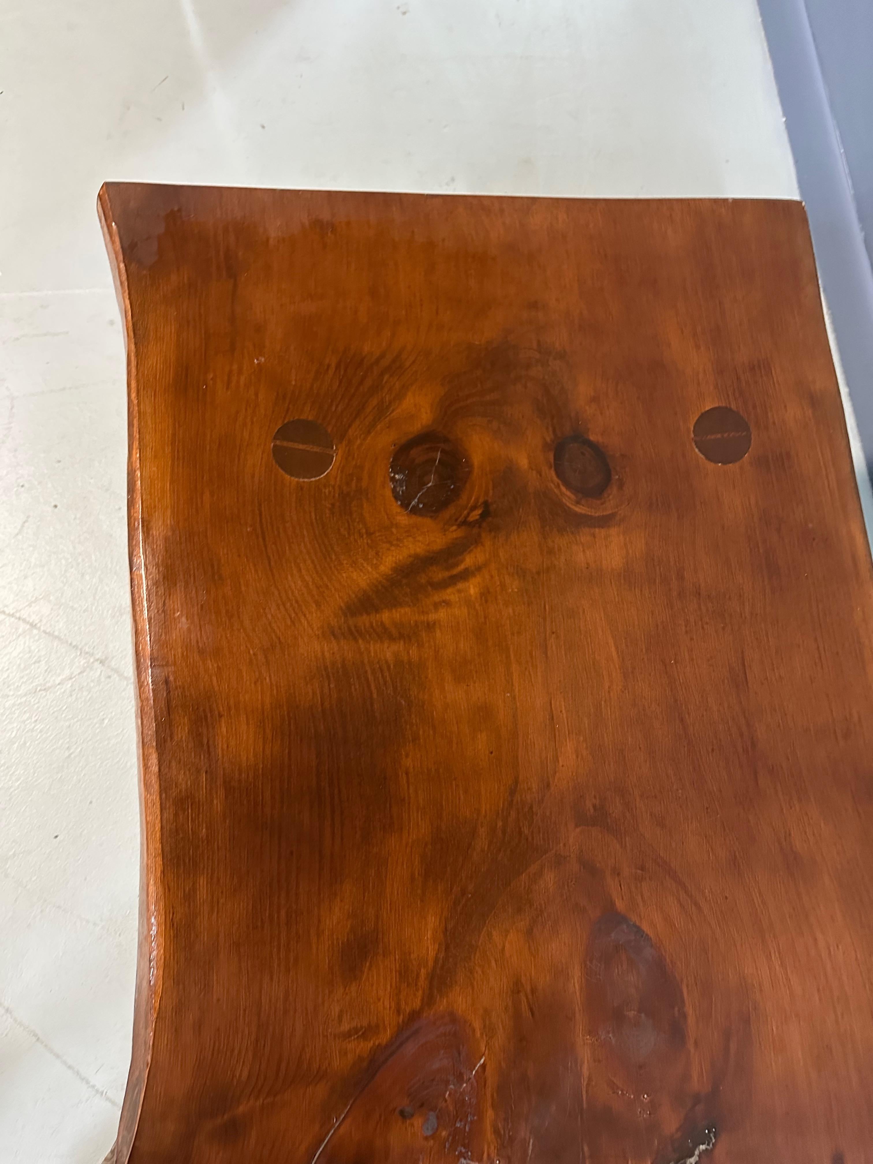 20ième siècle Hunt Country Furniture Table basse en pin à bord libre en vente