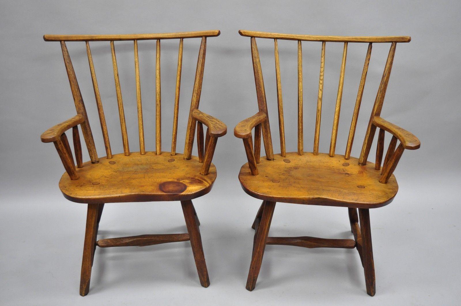 Set of six vintage rustic Primitive pine and oakwood dining chairs by Hunt Country Furniture. Item features pinned and dowel construction, distressed finish, stamped to underside, carved stretcher and legs, solid wood construction, quality American