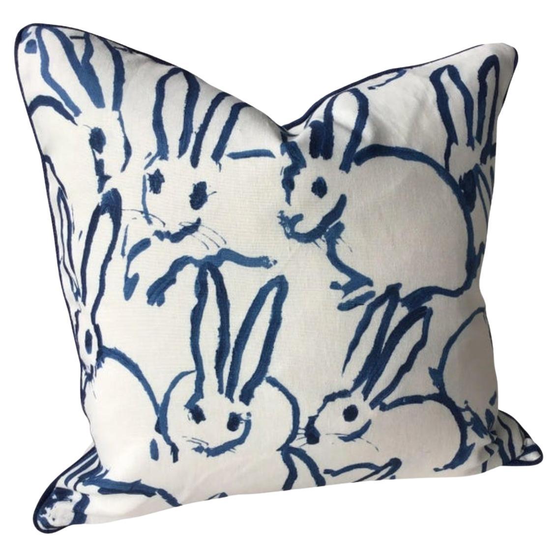 Cuscino Hunt Slonem "Bunny Hutch" in Navy 
White 22" - Singolo