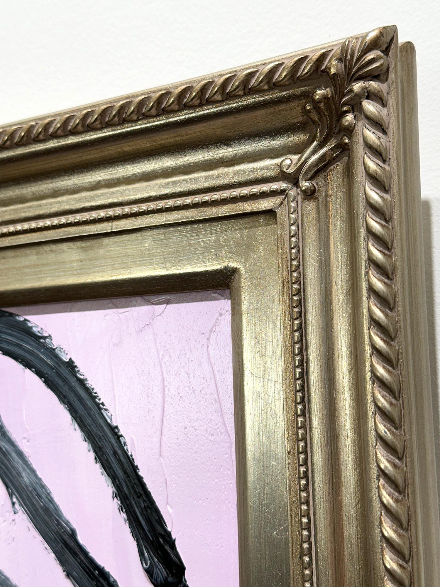 „Benson“ Schwarzer Hase auf hellem, lavendelfarbenem Hintergrund, Ölgemälde auf Holzplatte im Angebot 7