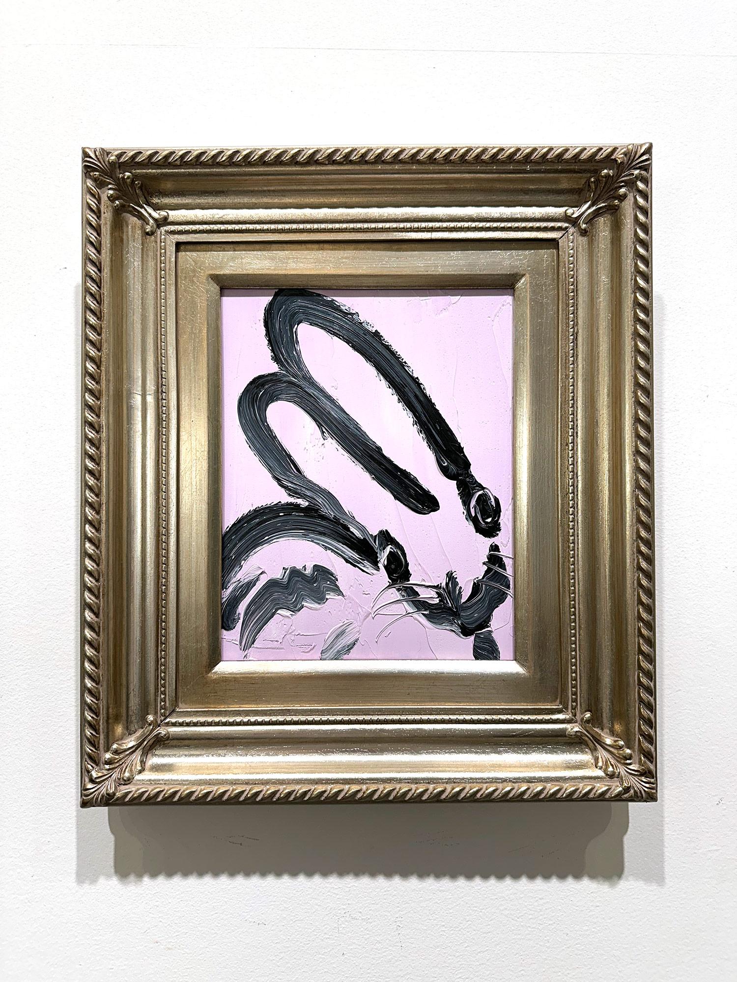 „Benson“ Schwarzer Hase auf hellem, lavendelfarbenem Hintergrund, Ölgemälde auf Holzplatte im Angebot 9